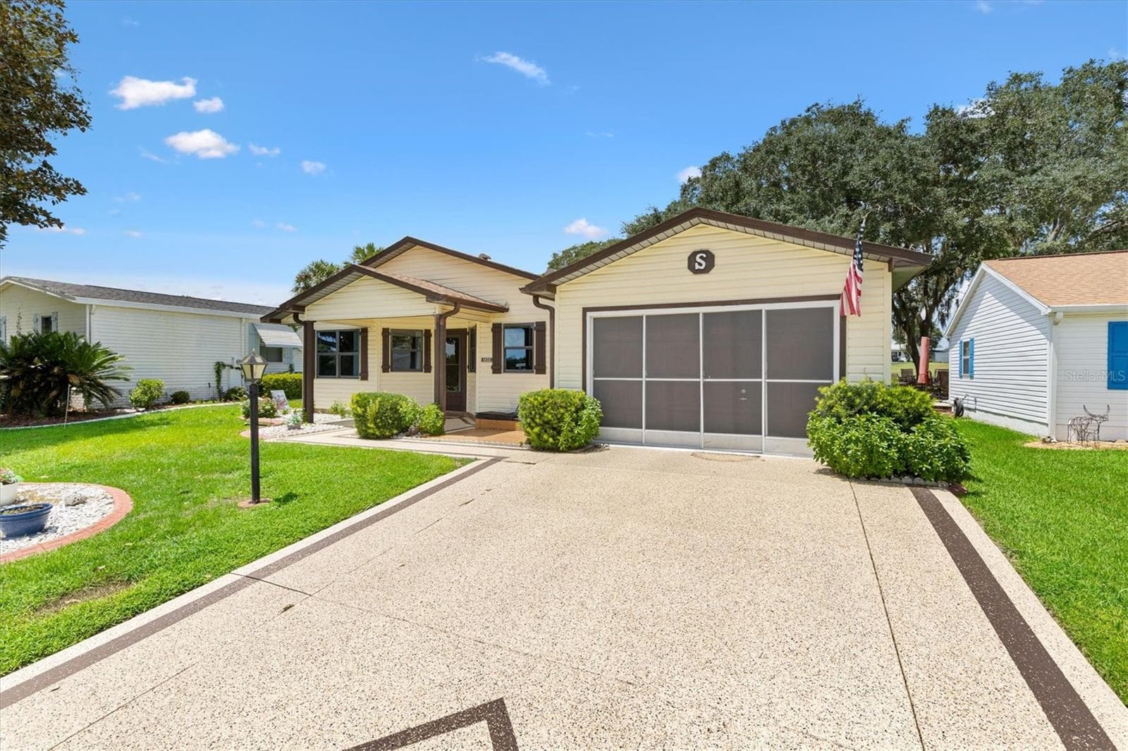 Single Family Residence at 1532 E SCHWARTZ BLVD, THE VILLAGES, photo 2 of 31