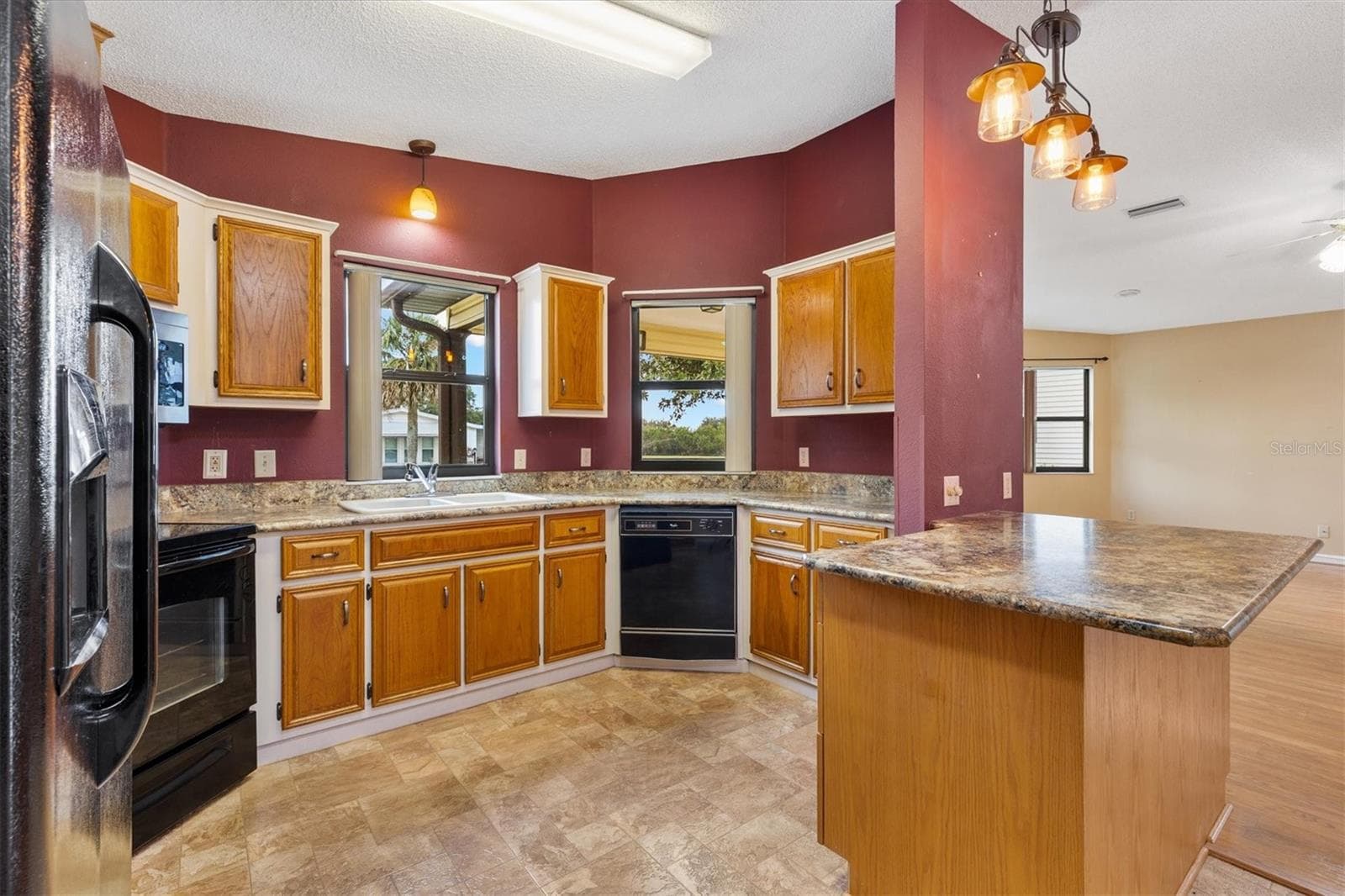 Single Family Residence at 1532 E SCHWARTZ BLVD, THE VILLAGES, photo 8 of 31