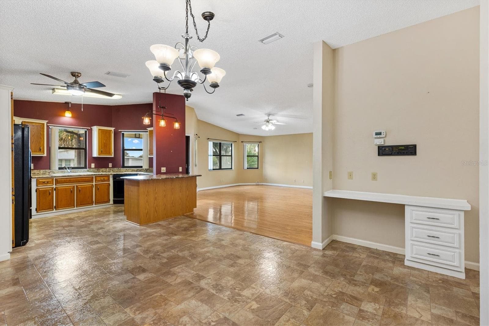 Single Family Residence at 1532 E SCHWARTZ BLVD, THE VILLAGES, photo 12 of 31