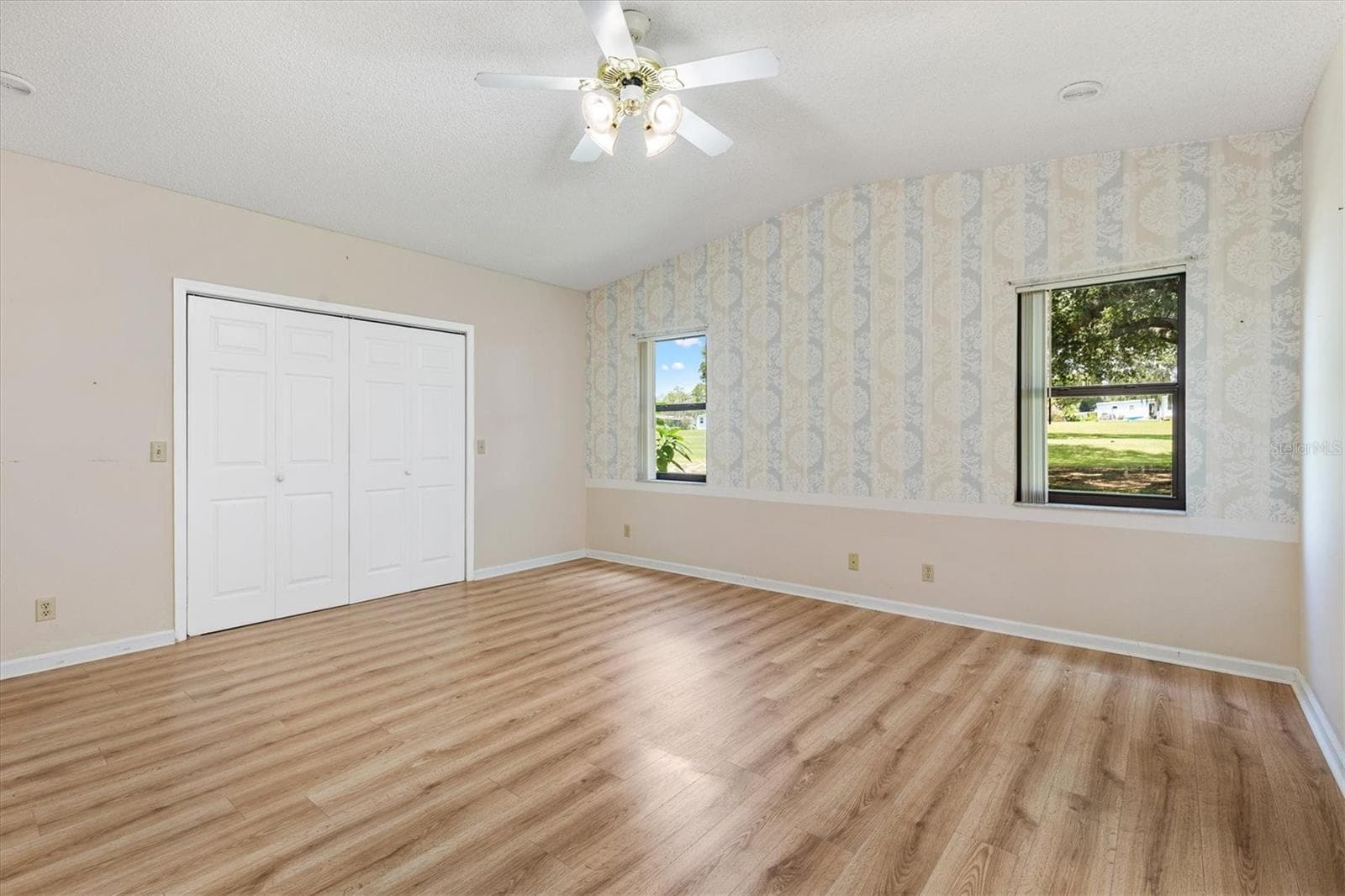 Single Family Residence at 1532 E SCHWARTZ BLVD, THE VILLAGES, photo 13 of 31