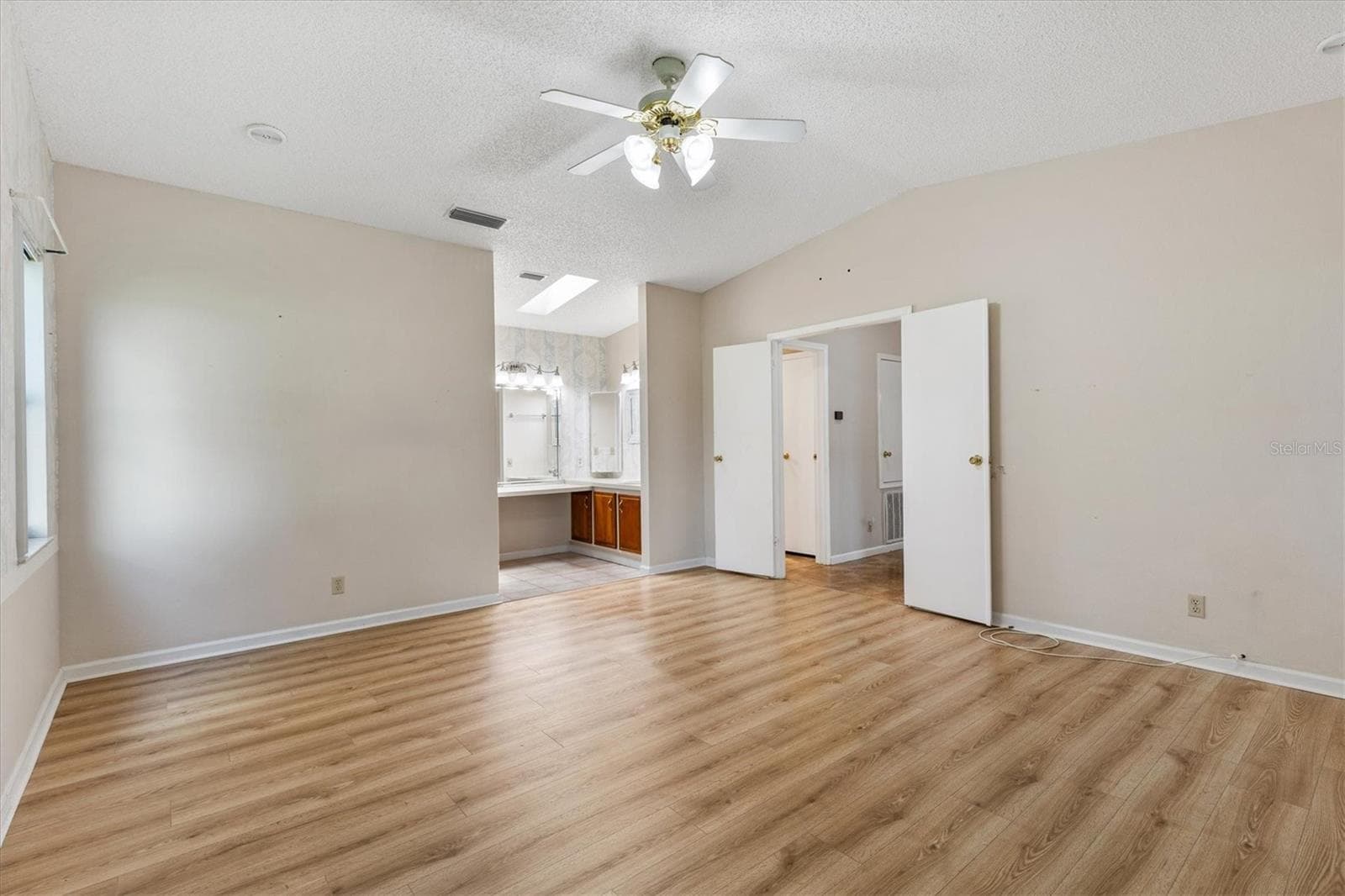 Single Family Residence at 1532 E SCHWARTZ BLVD, THE VILLAGES, photo 14 of 31