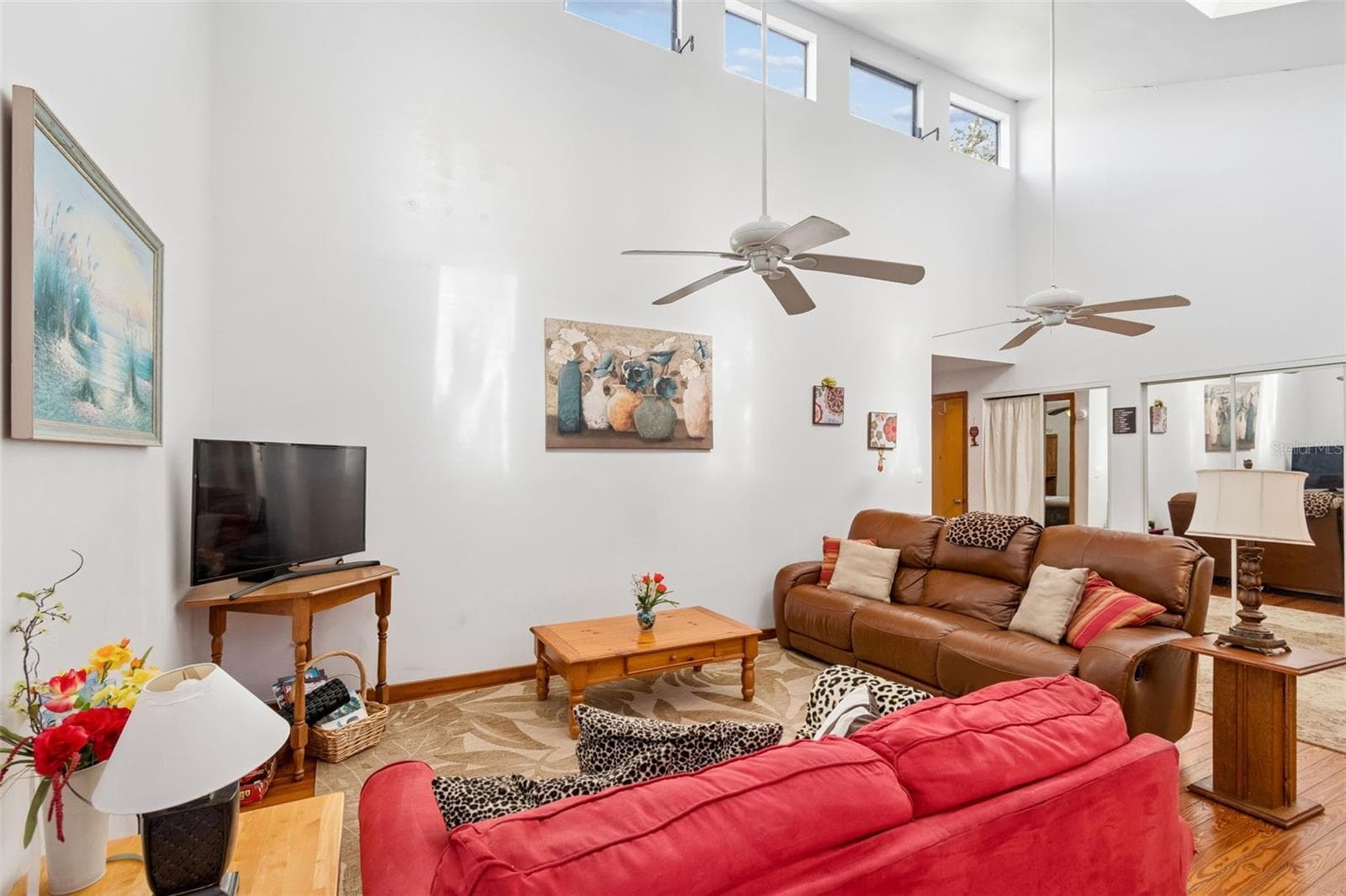 Apartment Living Room - 2017 S VILLAGE AVE, TAMPA