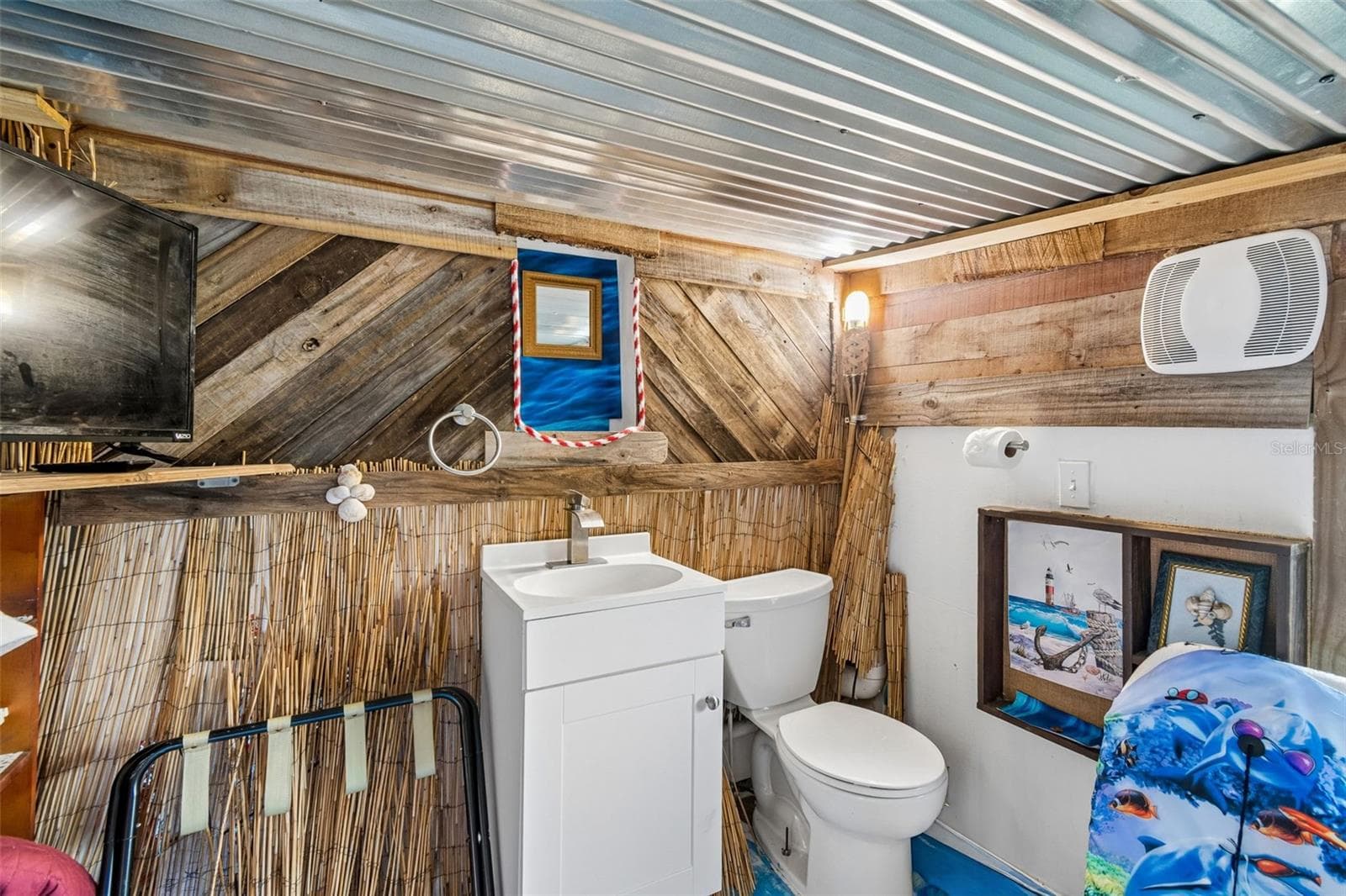 Guest House Half Bath - 2017 S VILLAGE AVE, TAMPA