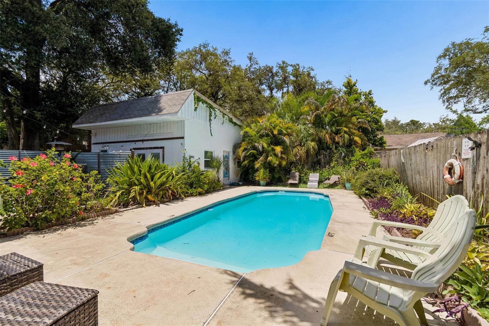 Private Pool - 2017 S VILLAGE AVE, TAMPA