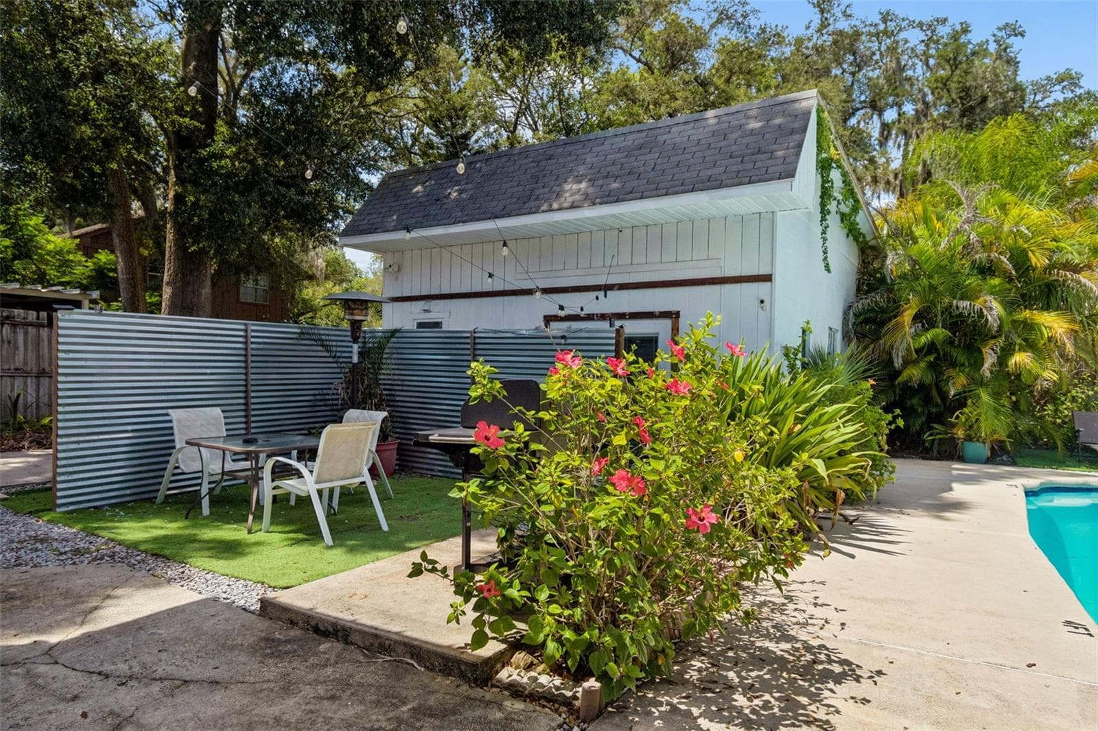 Backyard - 2017 S VILLAGE AVE, TAMPA