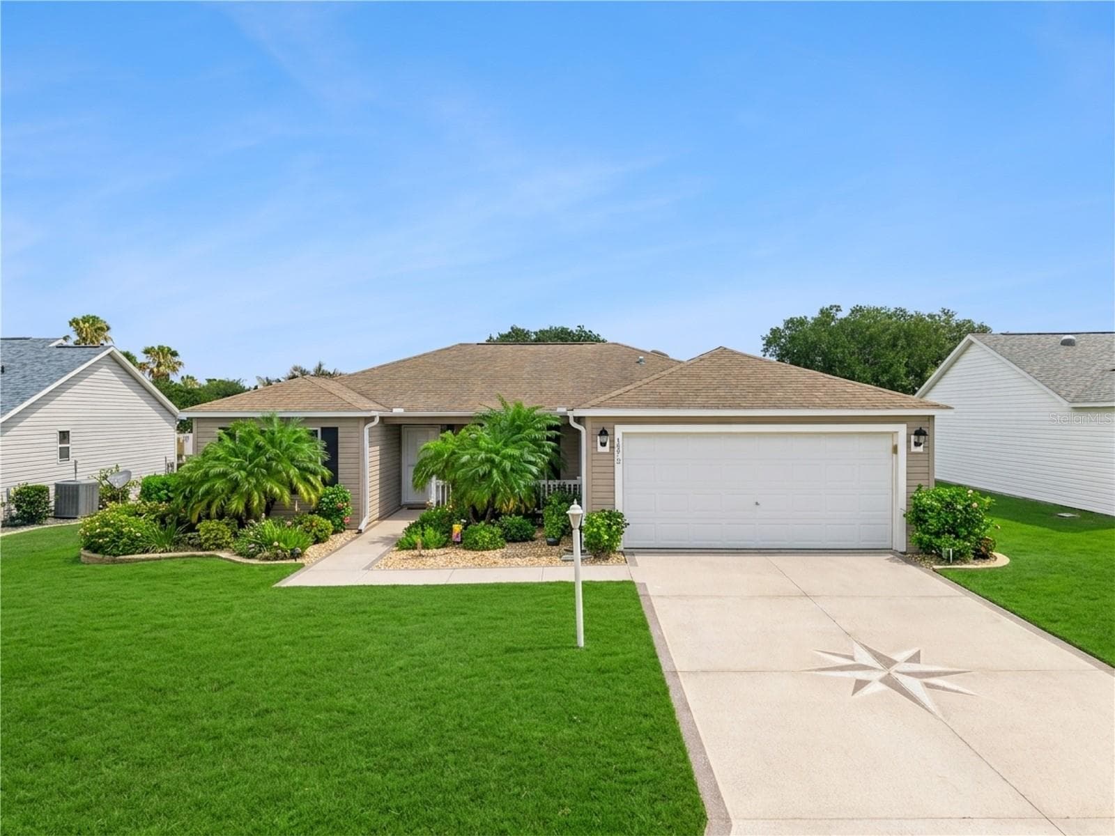 Front of Home - 1575 HOLLYBERRY PL, THE VILLAGES
