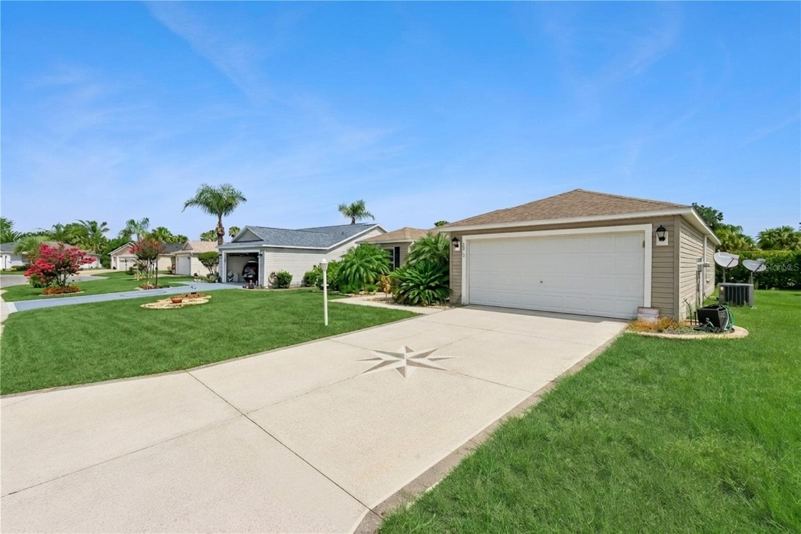 Front of Home - 1575 HOLLYBERRY PL, THE VILLAGES