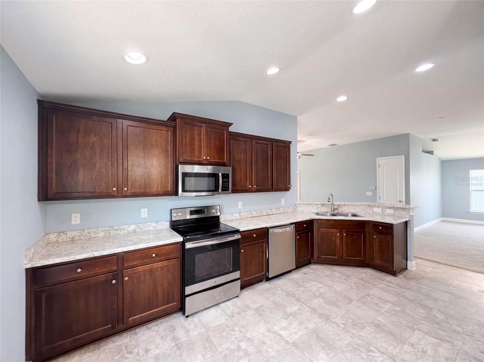 Virtually Staged - 1229 LONGVILLE CIR, TAVARES