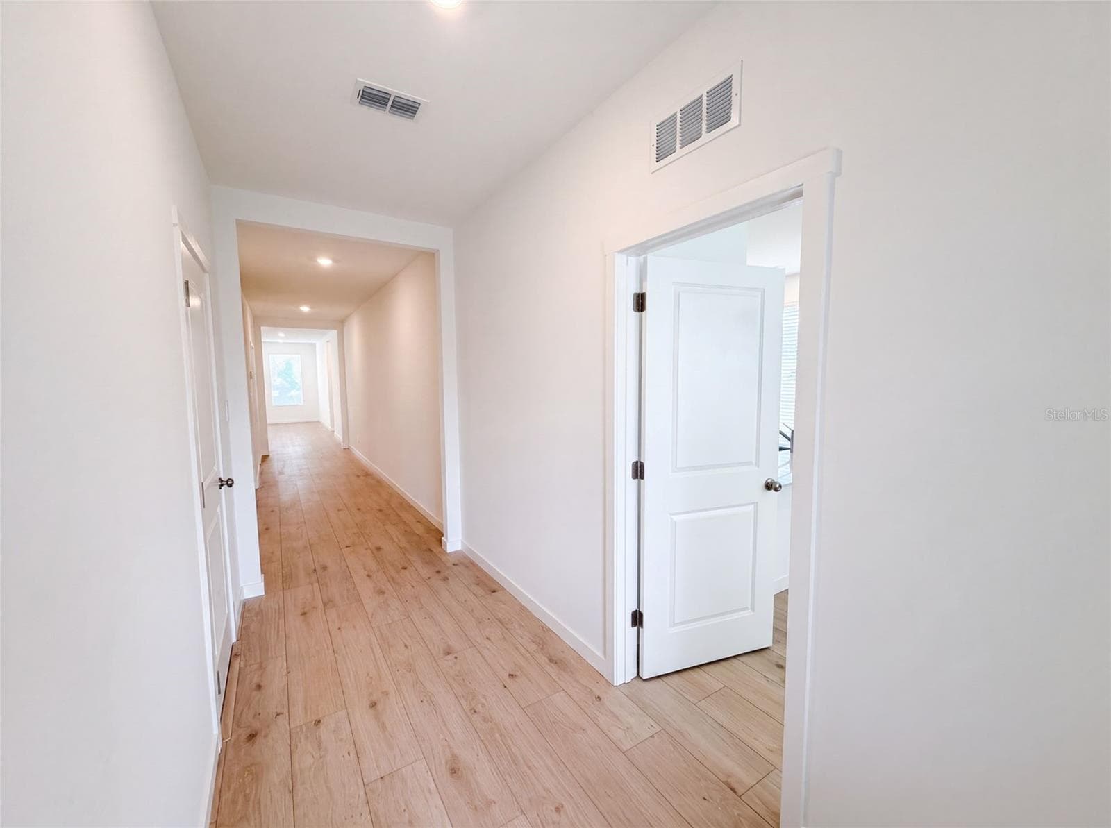 Single Family Residence at 347 PUMA LOOP, GROVELAND, photo 6 of 18