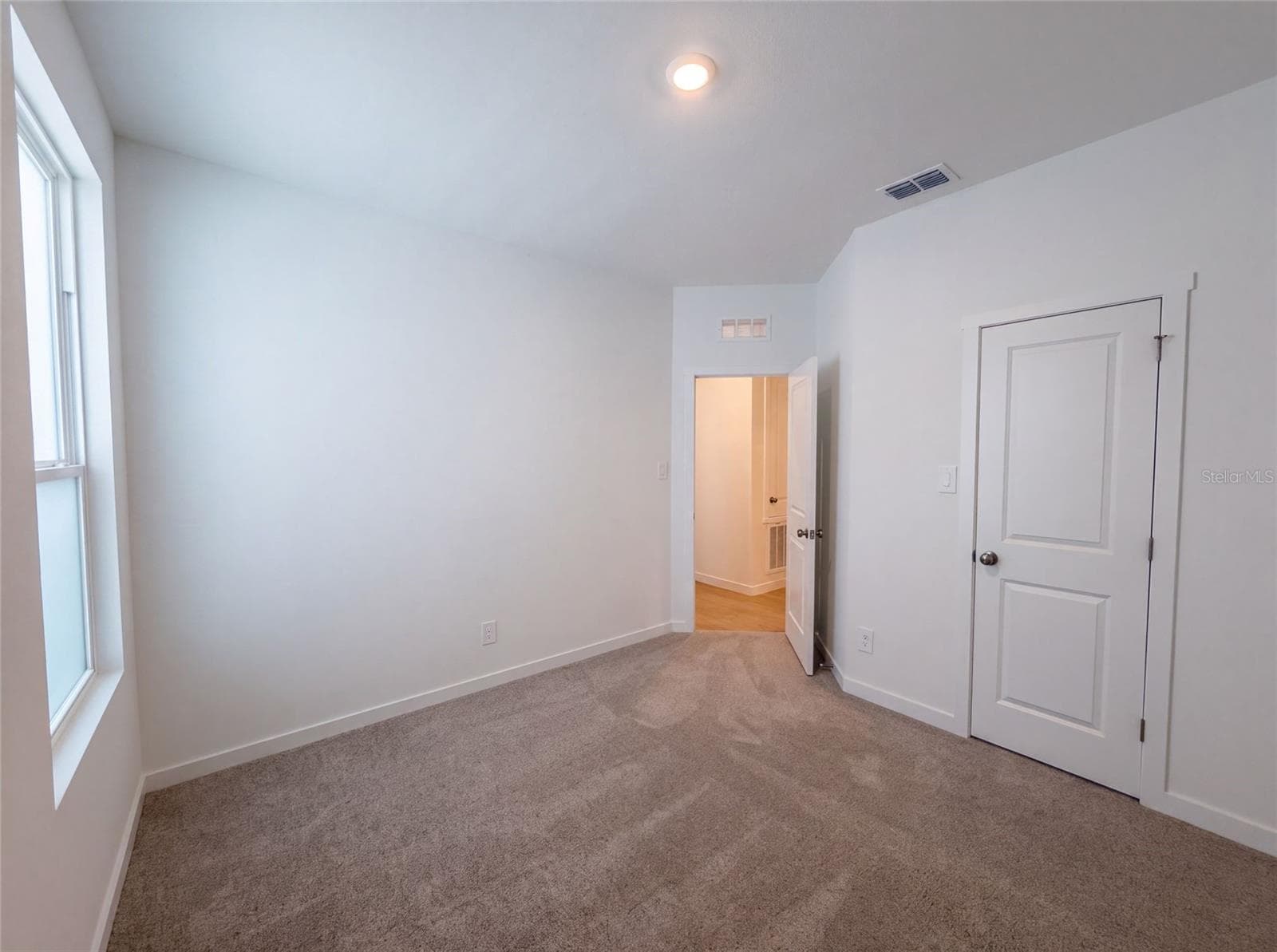 Single Family Residence at 347 PUMA LOOP, GROVELAND, photo 11 of 18
