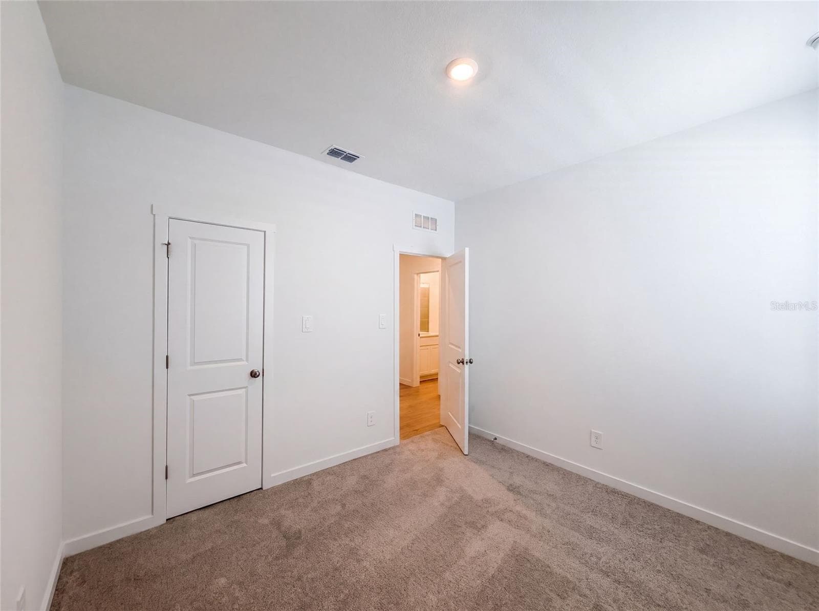 Single Family Residence at 347 PUMA LOOP, GROVELAND, photo 12 of 18