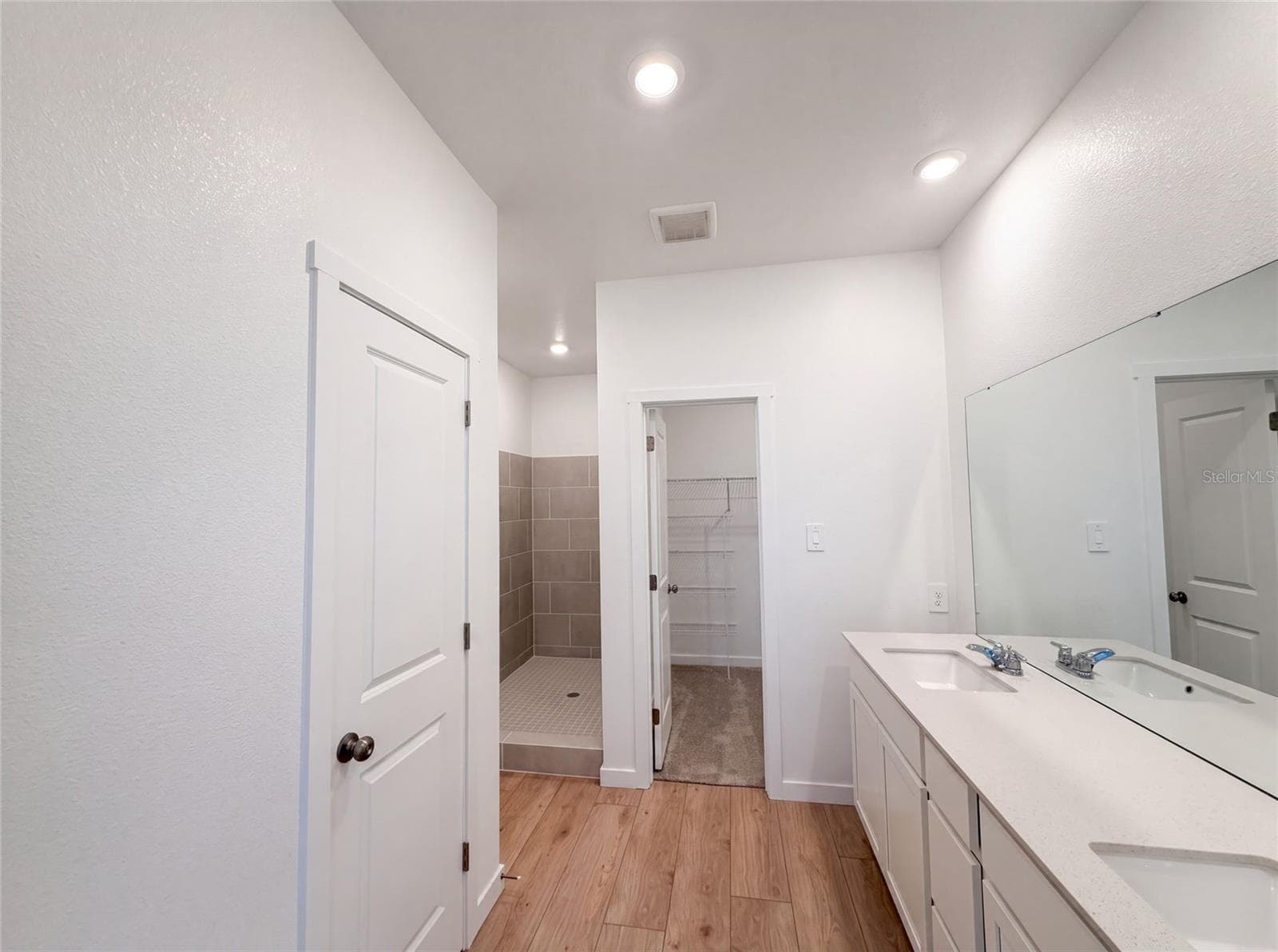 Single Family Residence at 347 PUMA LOOP, GROVELAND, photo 16 of 18