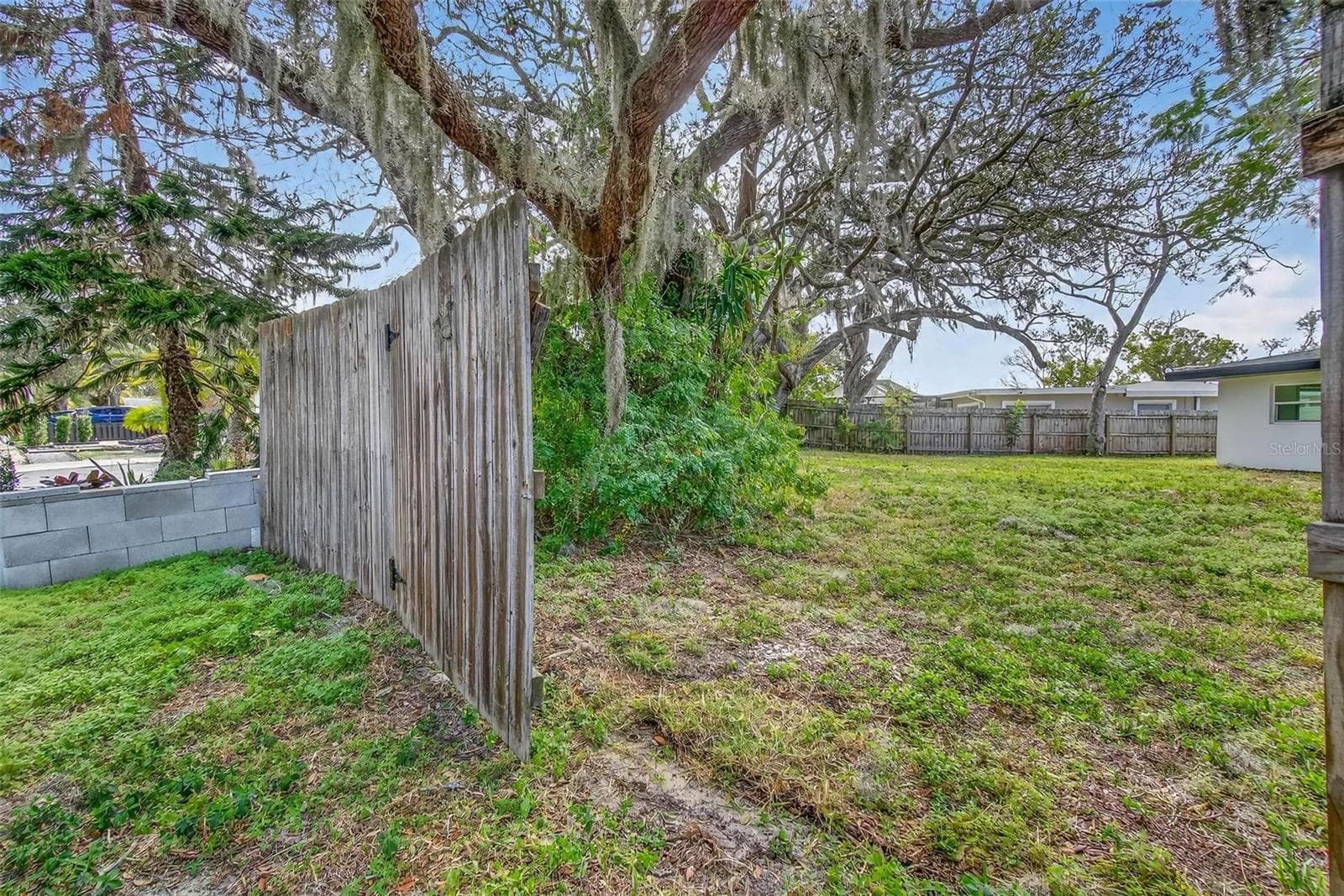 Single Family Residence at 203 DRIFTWOOD DR W, PALM HARBOR, photo 32 of 42