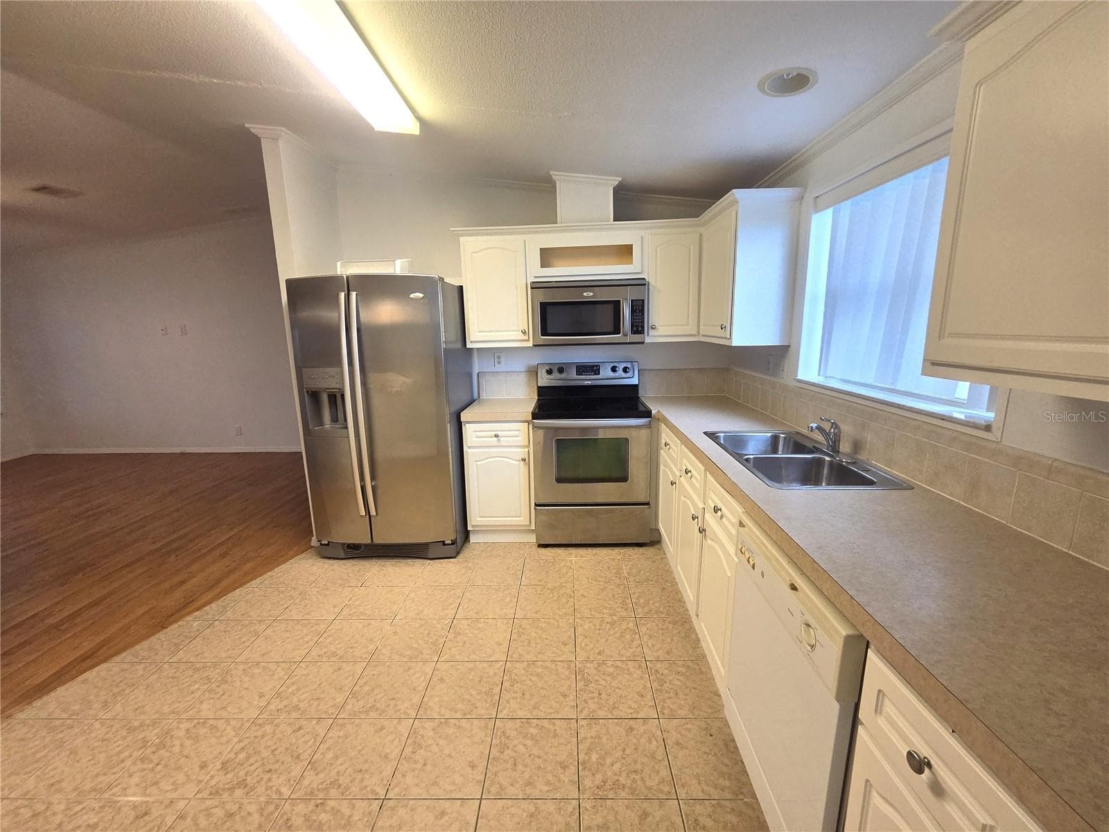 Kitchen - 213 YORK COTTAGE DR, HAINES CITY