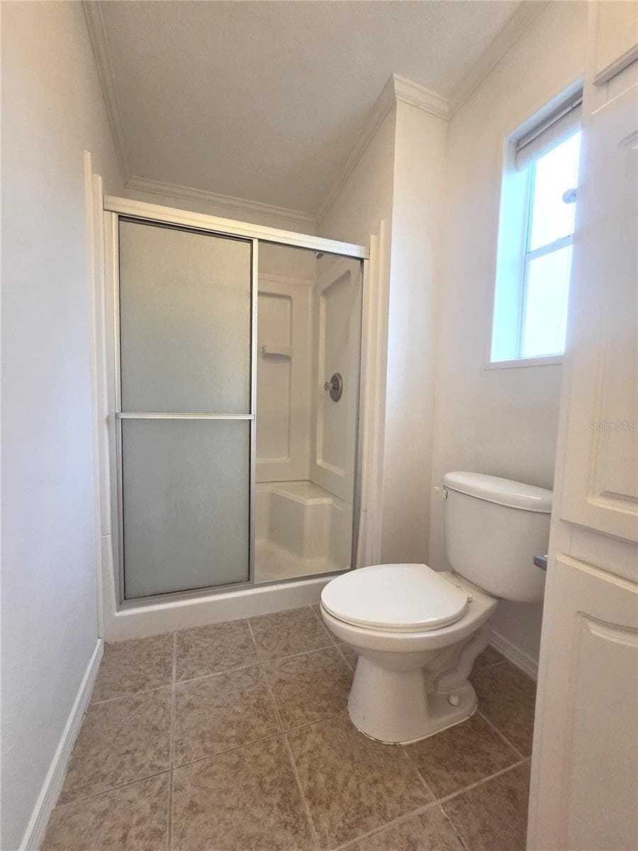 Ensuite bath - 213 YORK COTTAGE DR, HAINES CITY