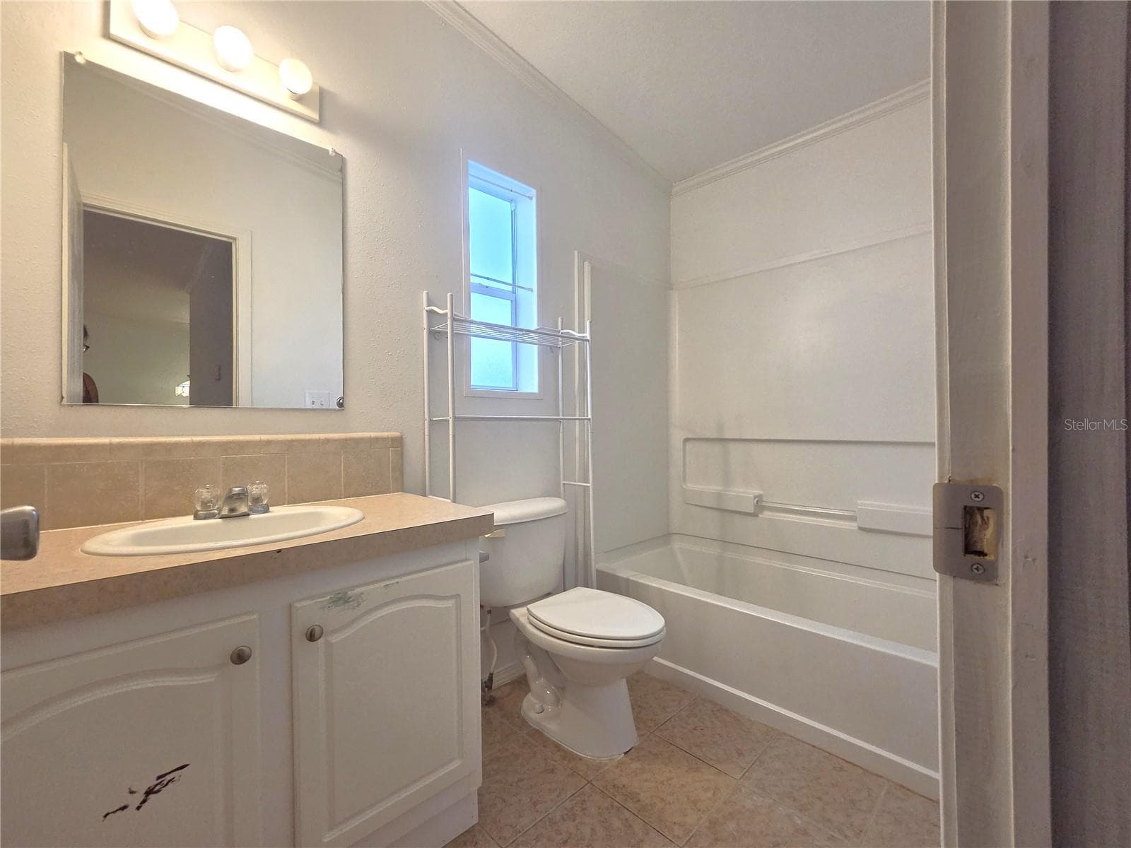 Guest Bathroom - 213 YORK COTTAGE DR, HAINES CITY