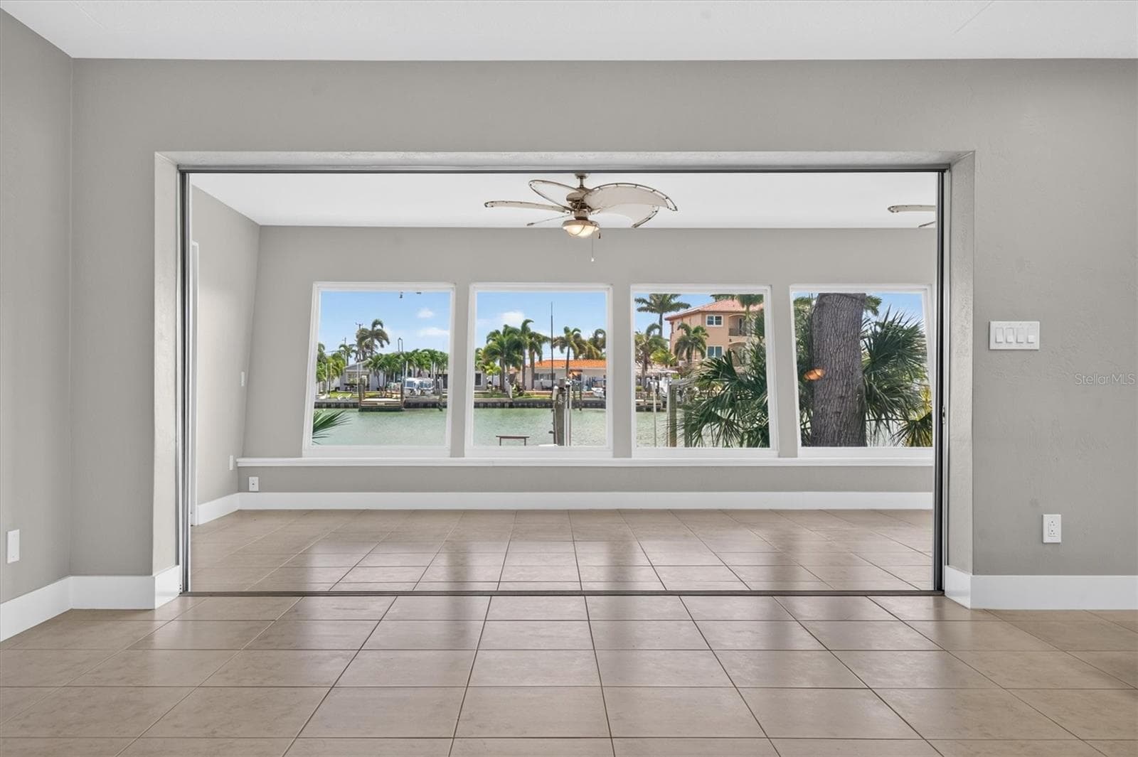 Single Family Residence at 541 LILLIAN DR, MADEIRA BEACH, photo 21 of 61