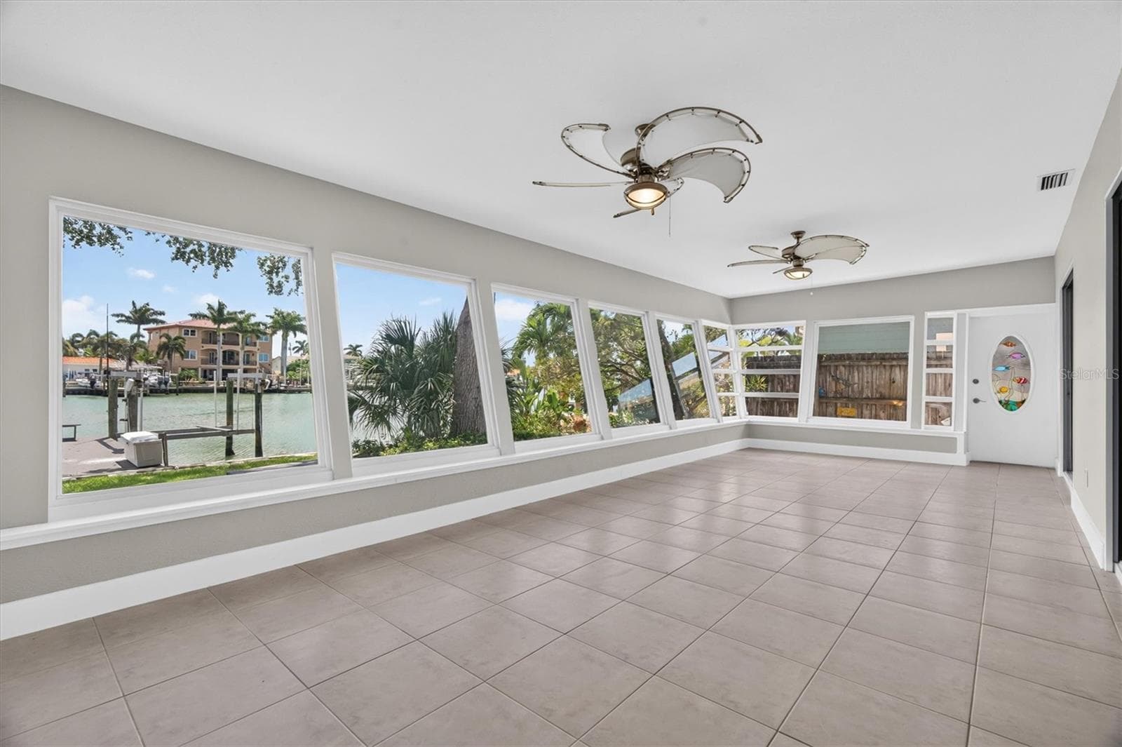 Single Family Residence at 541 LILLIAN DR, MADEIRA BEACH, photo 23 of 61