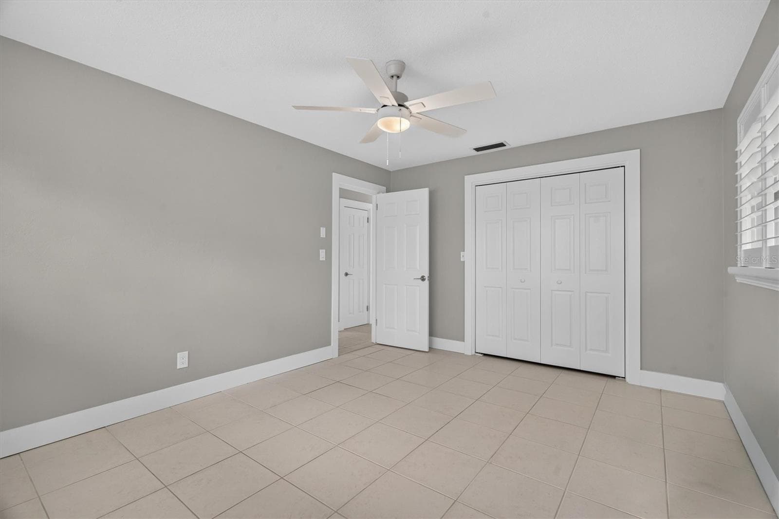 Single Family Residence at 541 LILLIAN DR, MADEIRA BEACH, photo 37 of 61