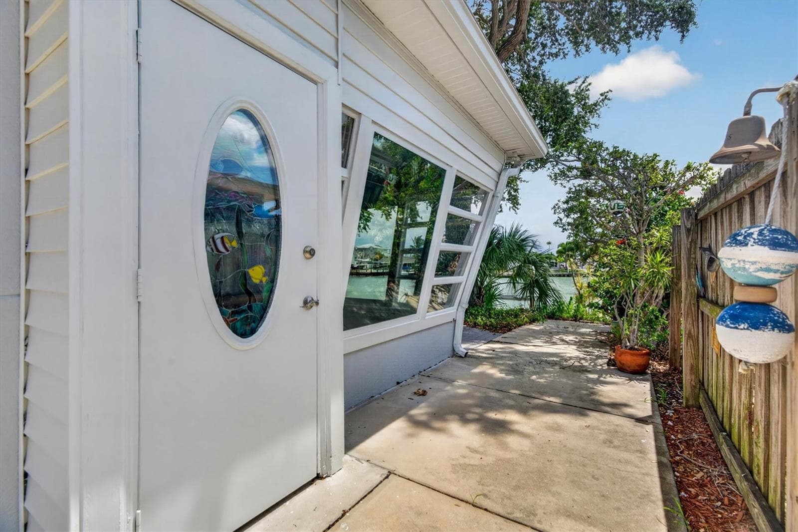 Single Family Residence at 541 LILLIAN DR, MADEIRA BEACH, photo 39 of 61