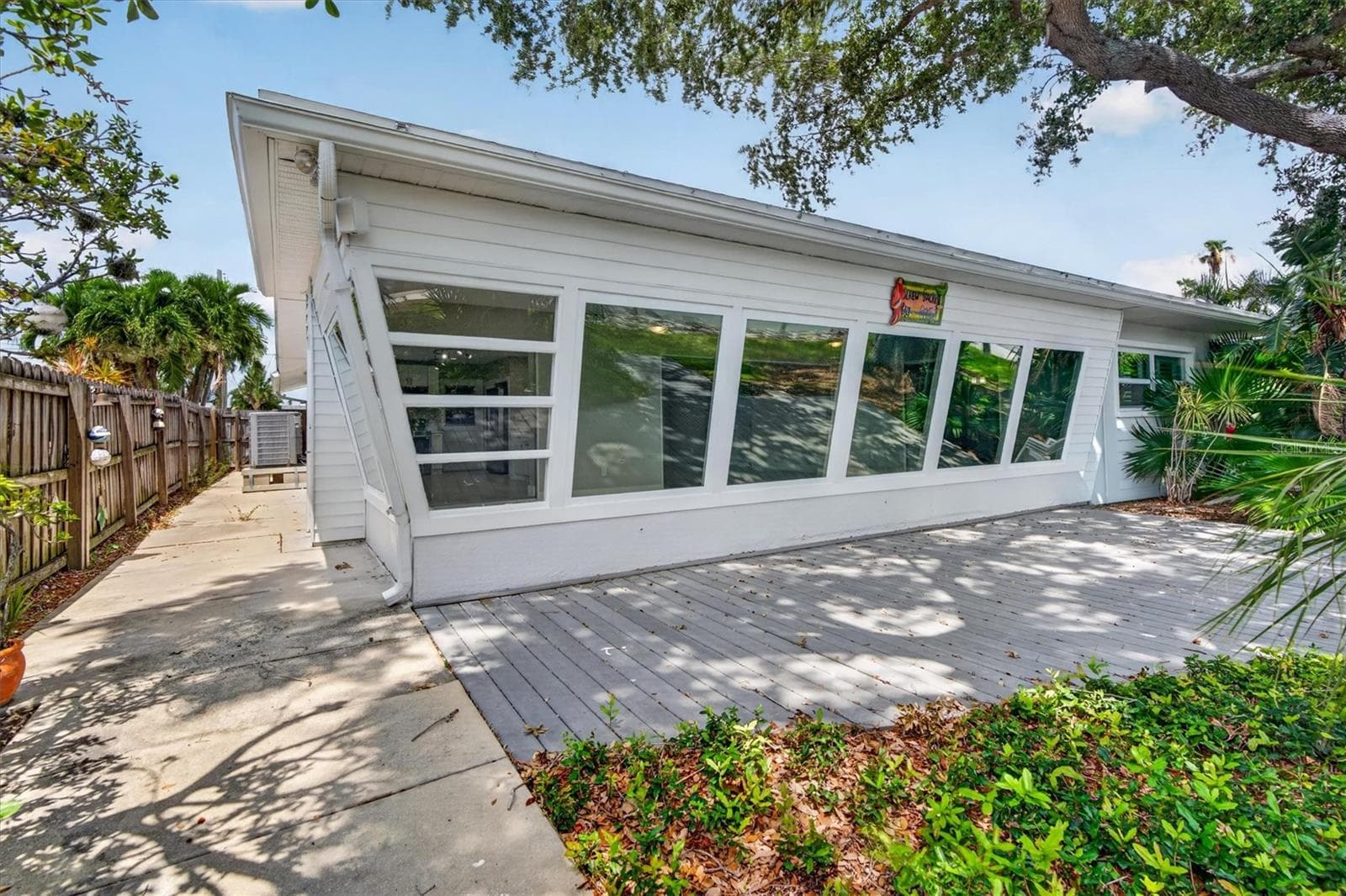 Single Family Residence at 541 LILLIAN DR, MADEIRA BEACH, photo 44 of 61