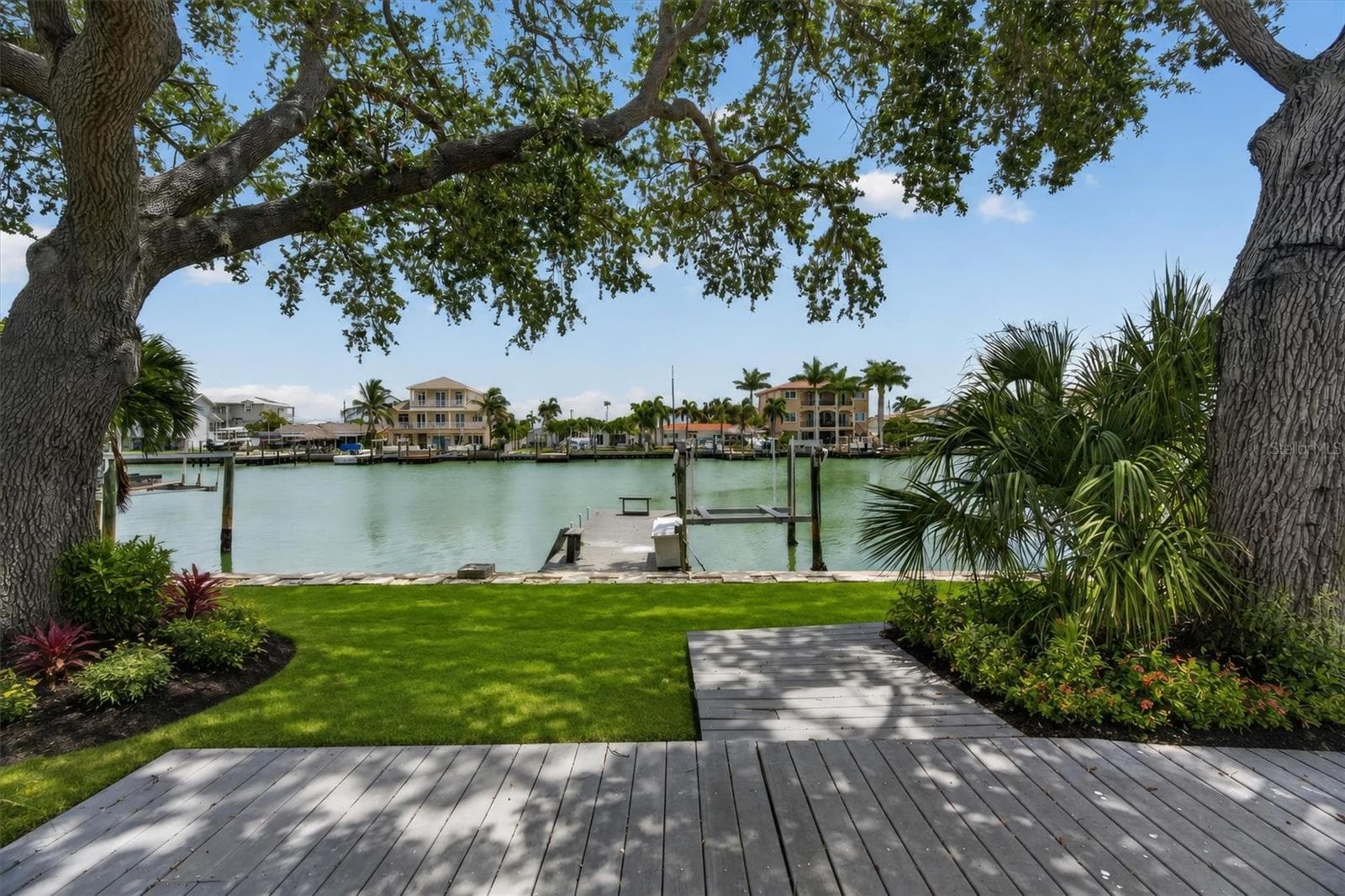 Single Family Residence at 541 LILLIAN DR, MADEIRA BEACH, photo 45 of 61
