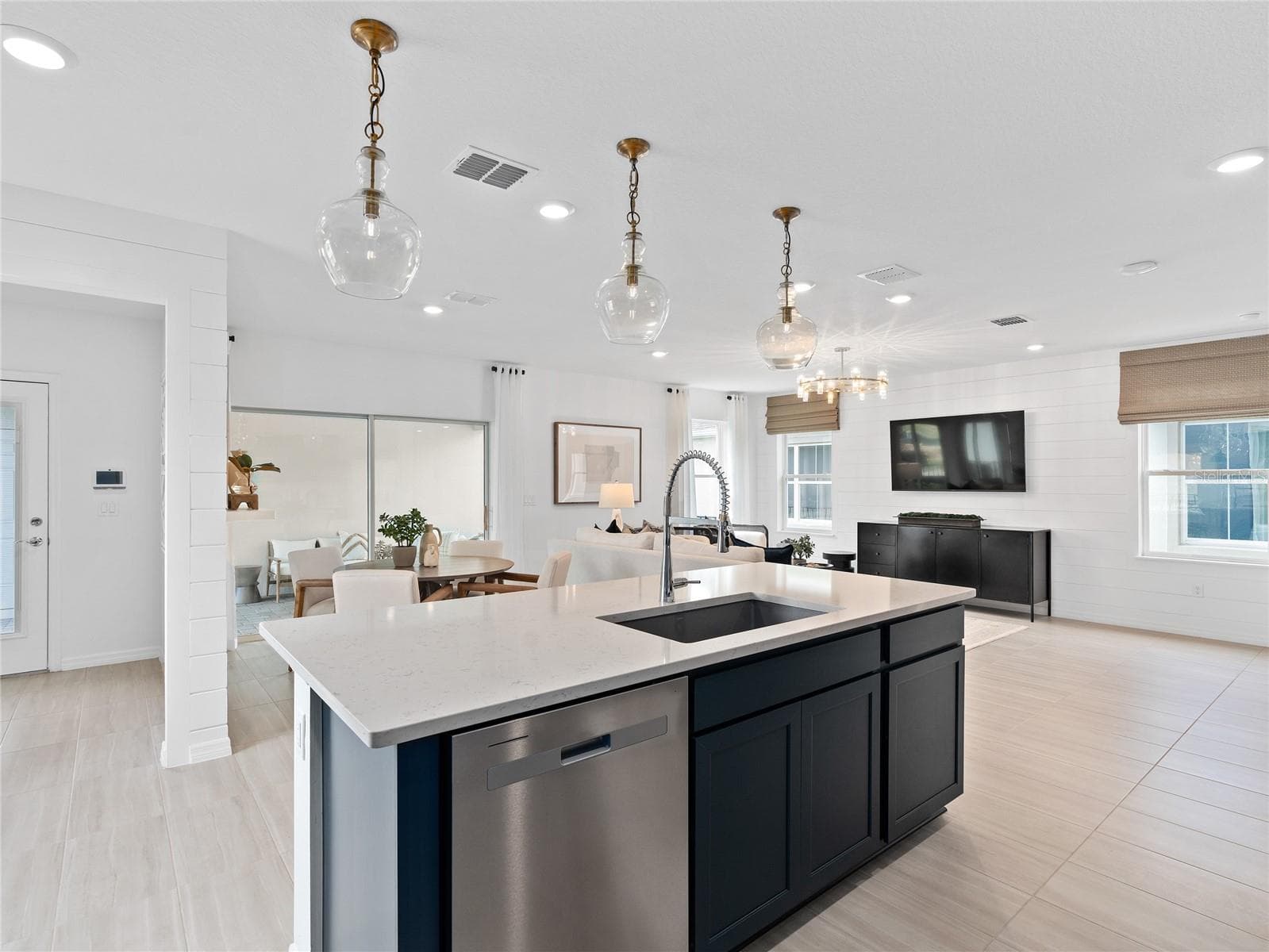 Exterior Design. Artistic rendering for this new construction home. Pictures are for illustrative purposes only. Elevations, colors and options may vary. - 10734 LEAFY LAUREL STREET, ORLANDO