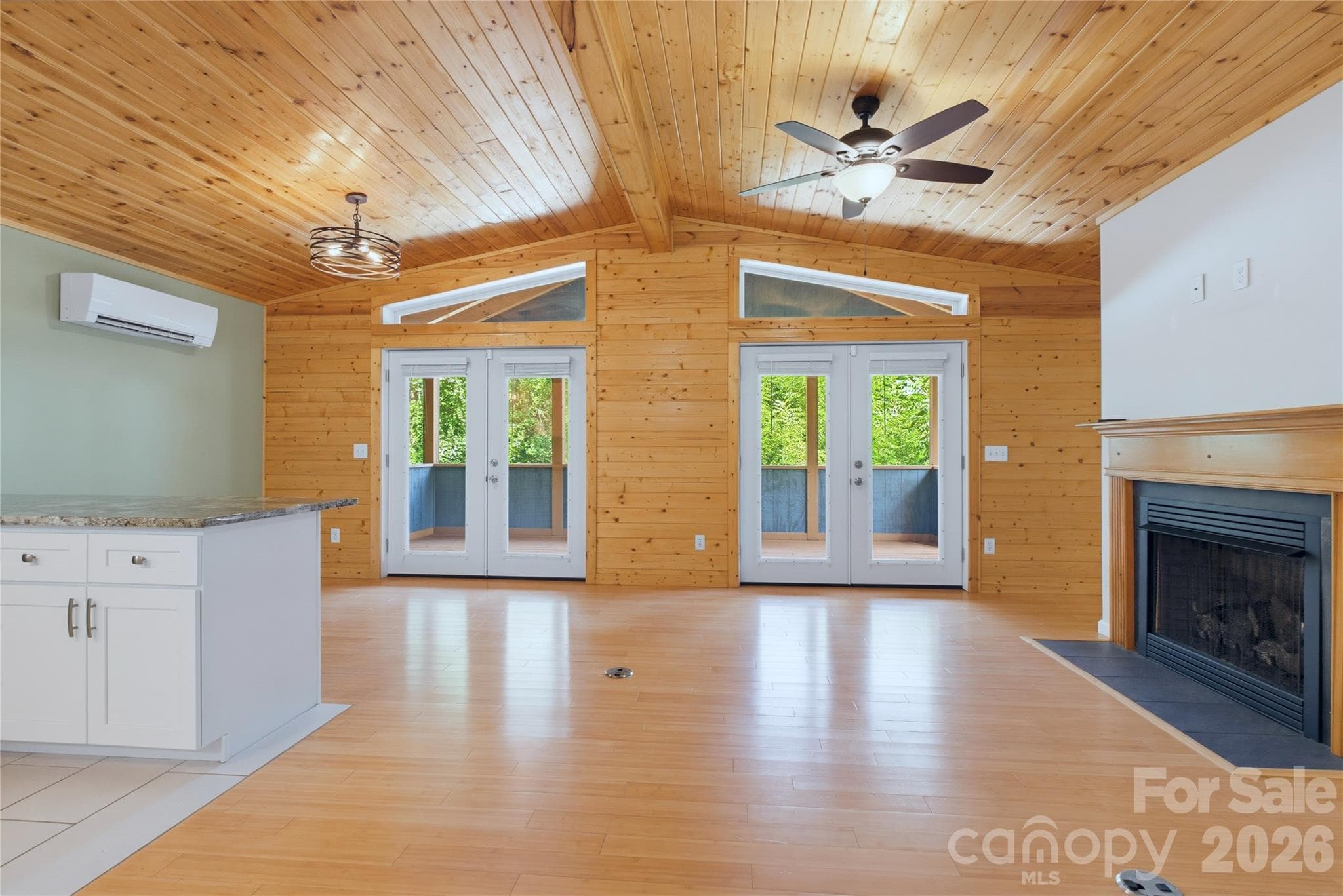 Single Family Residence at Sylva, photo 15 of 76