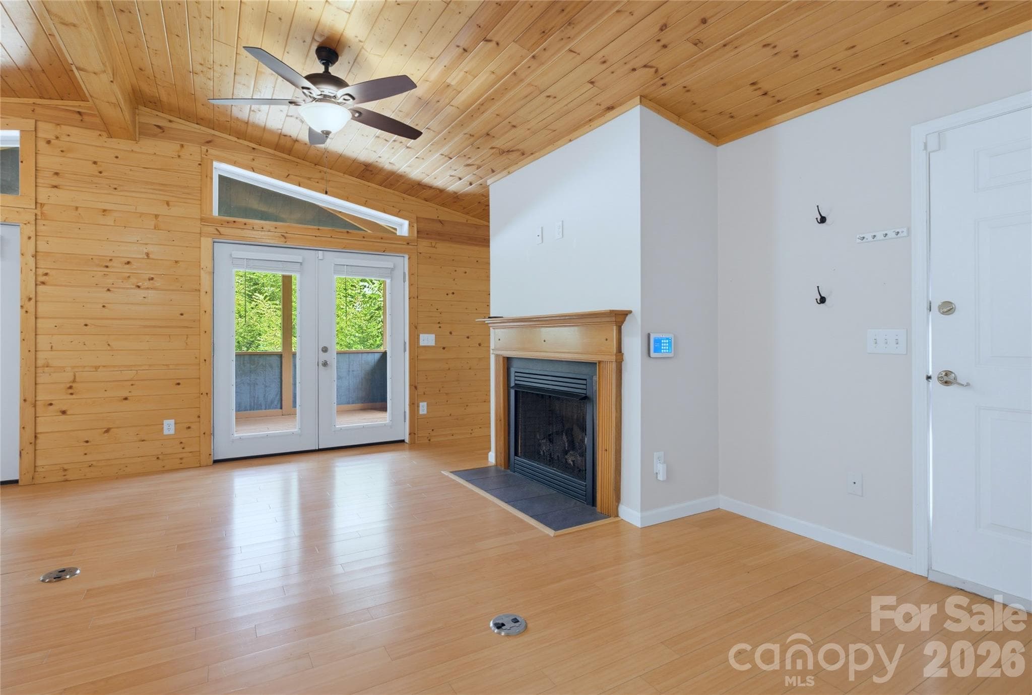 Single Family Residence at 81 Bullfrog Cove Road, Sylva, photo 12 of 38