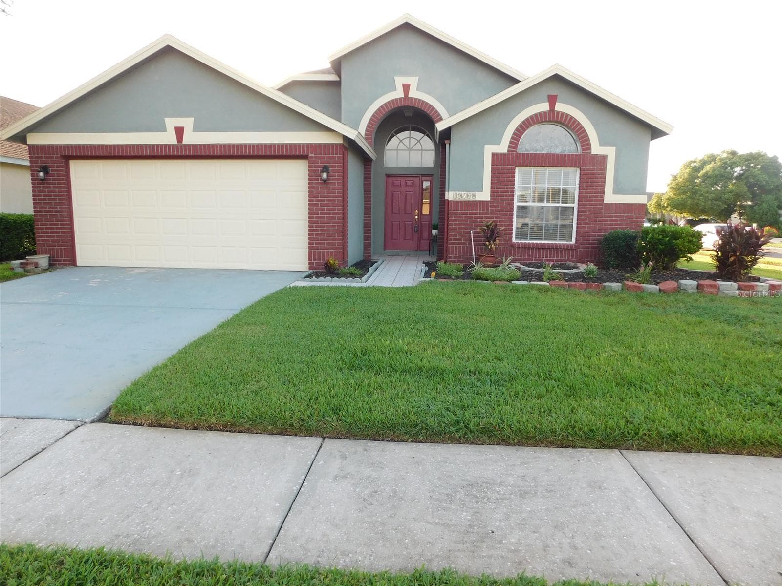 One-story , corner home with pond views! - 30600 NICKERSON LOOP, WESLEY CHAPEL