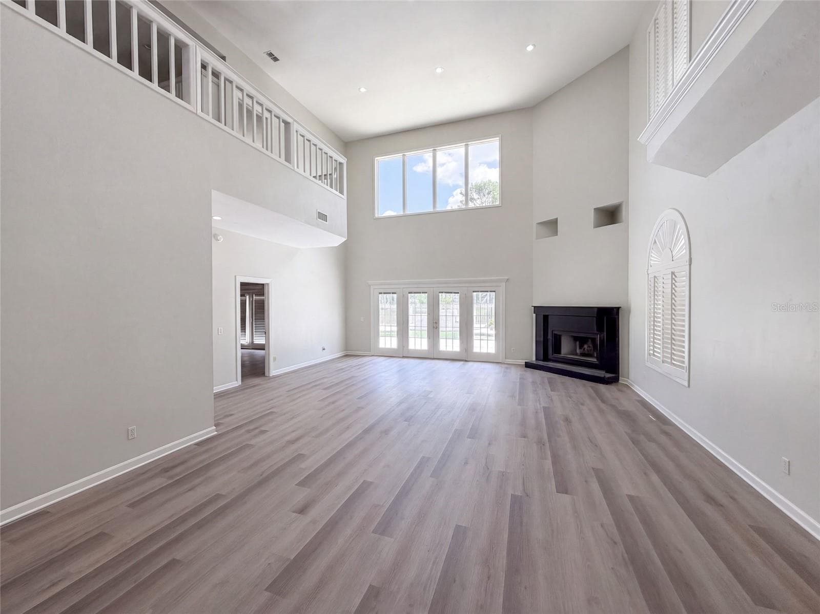 Single Family Residence at 24 BAY POINTE DR, ORMOND BEACH, photo 3 of 23