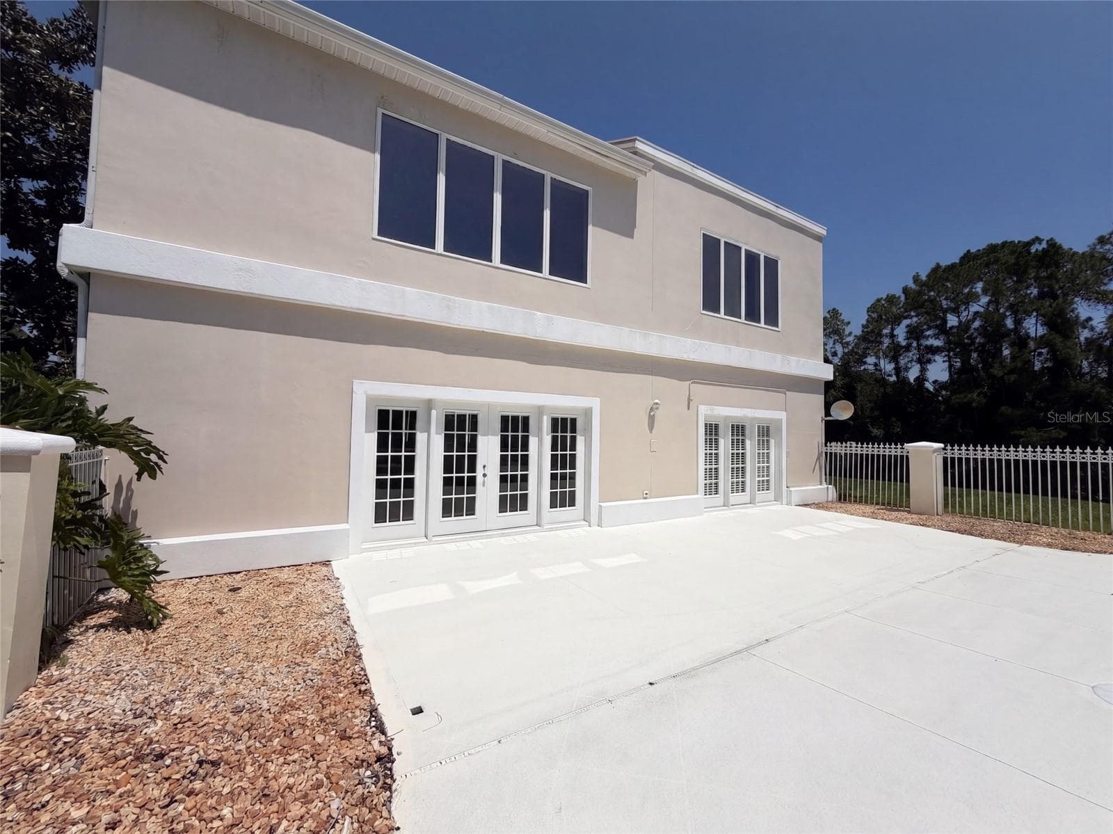 Single Family Residence at 24 BAY POINTE DR, ORMOND BEACH, photo 5 of 23