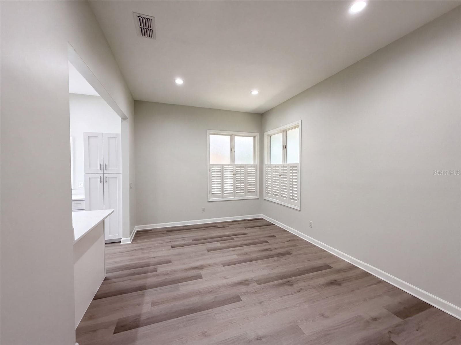 Single Family Residence at 24 BAY POINTE DR, ORMOND BEACH, photo 6 of 23