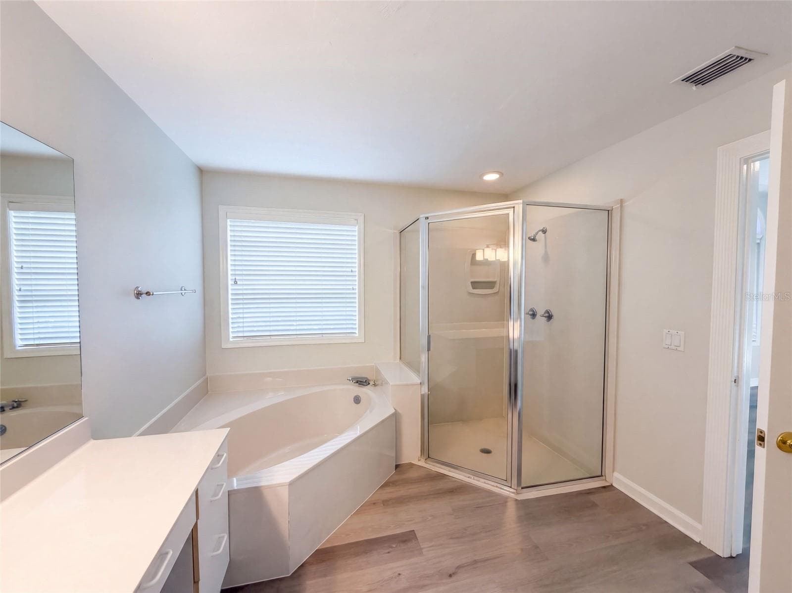 Single Family Residence at 24 BAY POINTE DR, ORMOND BEACH, photo 17 of 23