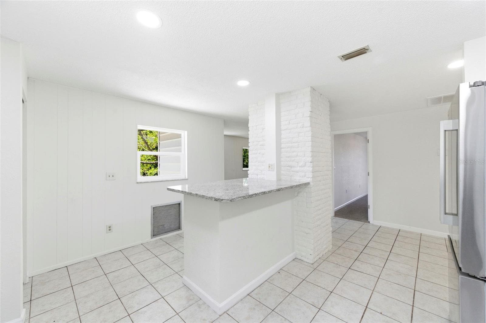 Triplex at 5136 68TH ST N, ST PETERSBURG, photo 16 of 47
