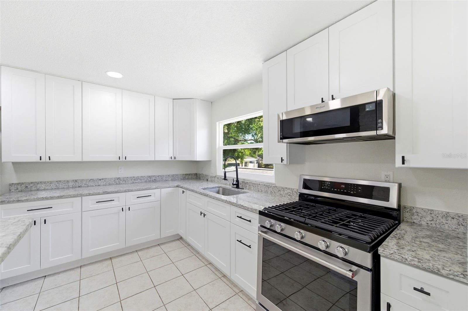 Triplex at 5136 68TH ST N, ST PETERSBURG, photo 19 of 47