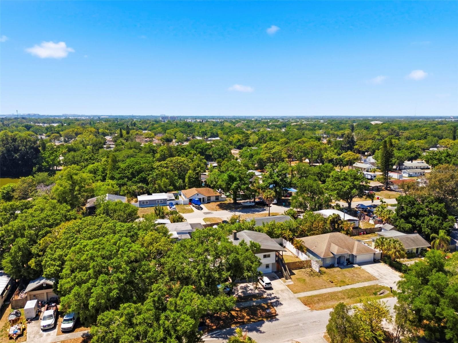 Triplex at 5136 68TH ST N, ST PETERSBURG, photo 41 of 47