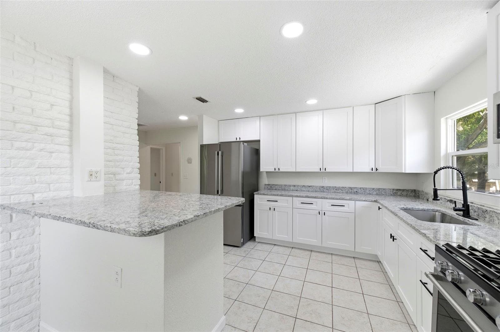 Single Family Residence at 5136 68TH ST N, ST PETERSBURG, photo 17 of 48