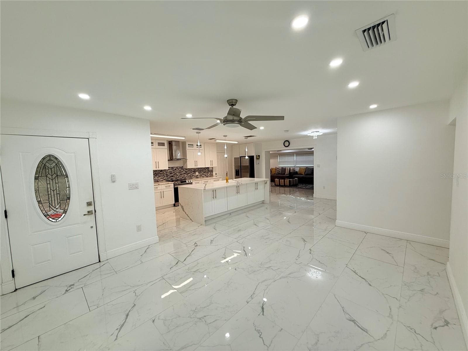 Single Family Residence at 1557 ROBINSON DR N, ST PETERSBURG, photo 11 of 45
