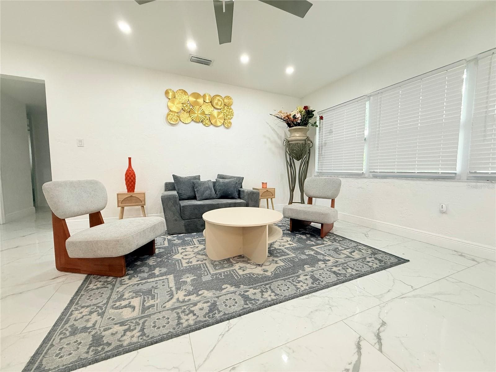 Single Family Residence at 1557 ROBINSON DR N, ST PETERSBURG, photo 12 of 45