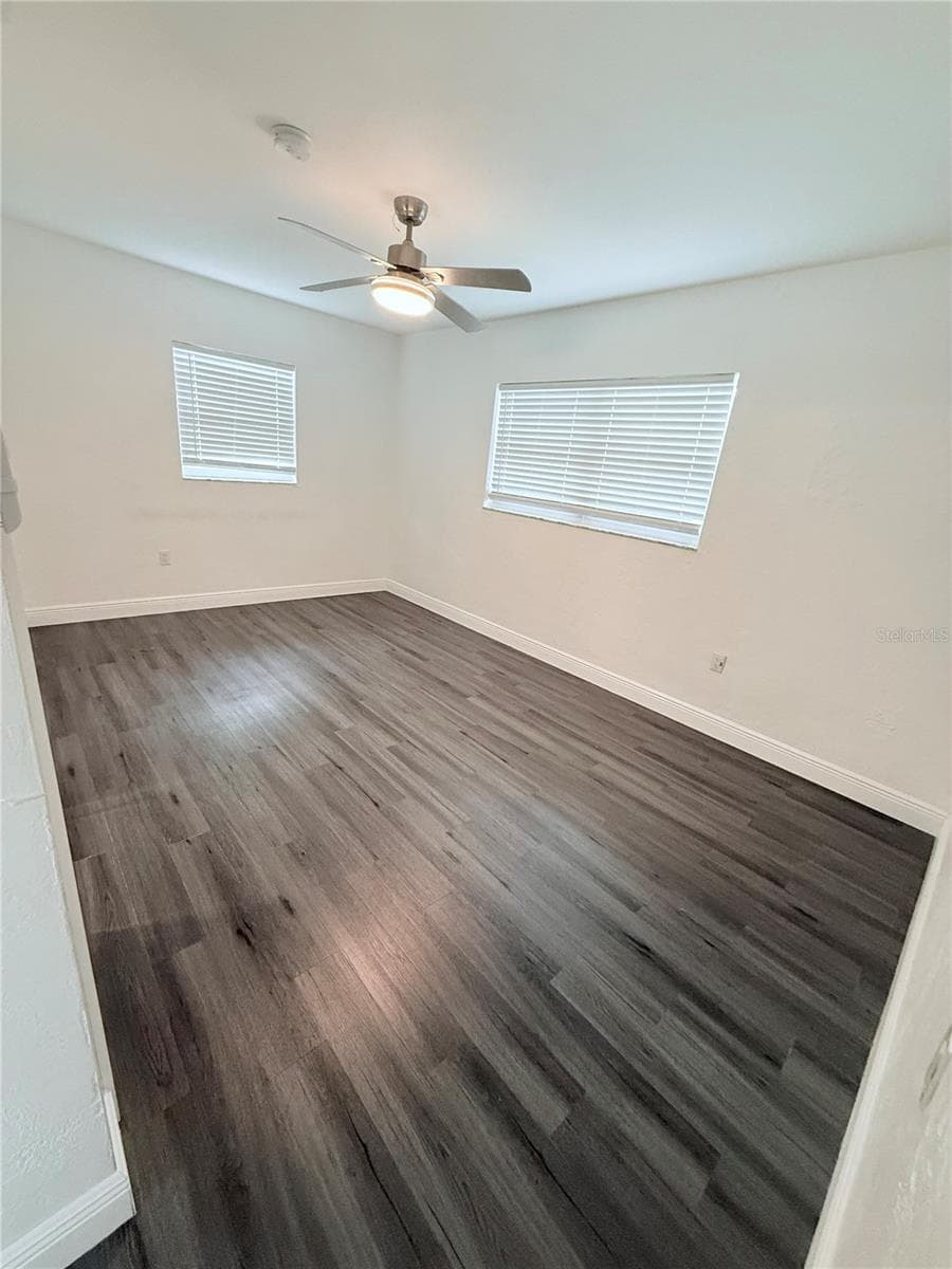 Single Family Residence at 1557 ROBINSON DR N, ST PETERSBURG, photo 21 of 45