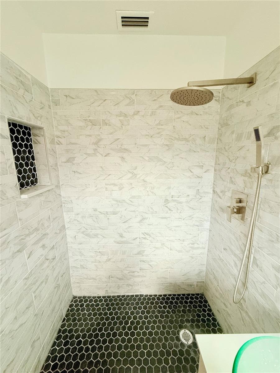 Single Family Residence at 1557 ROBINSON DR N, ST PETERSBURG, photo 26 of 45