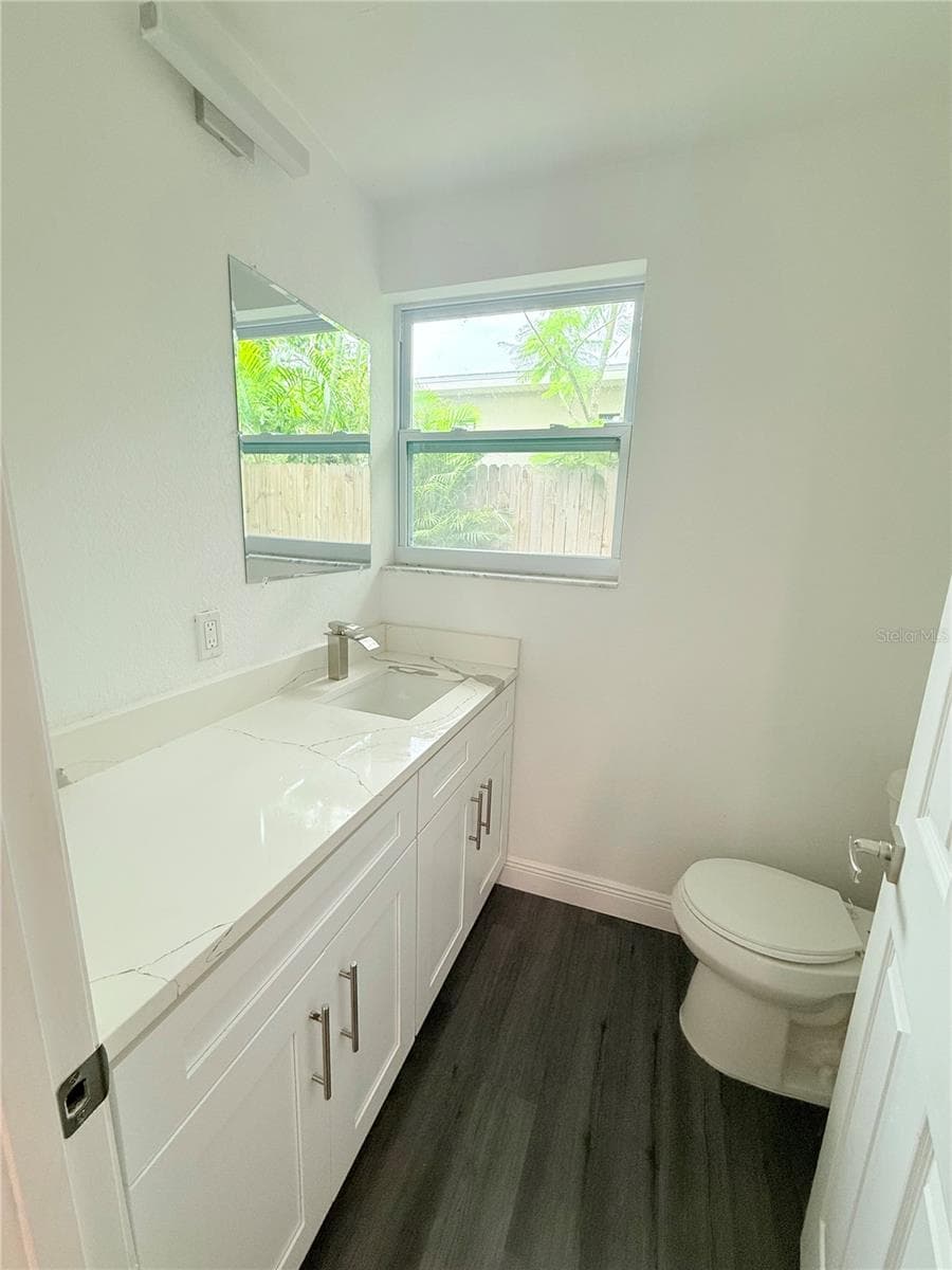 Single Family Residence at 1557 ROBINSON DR N, ST PETERSBURG, photo 33 of 45