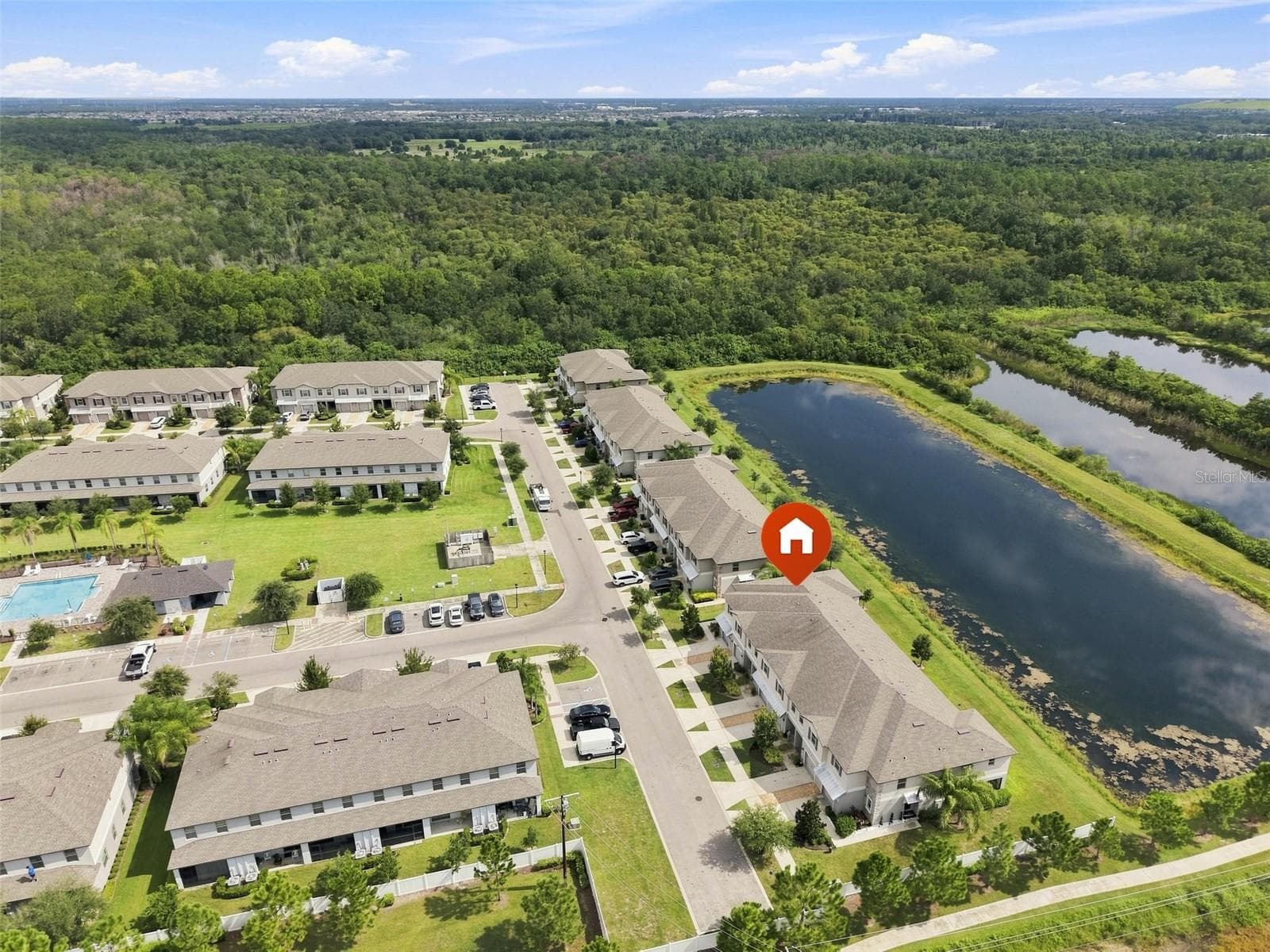 Steps away from pool and amenities! - 15548 FLORENCE HOLLOW PL, SUN CITY CENTER