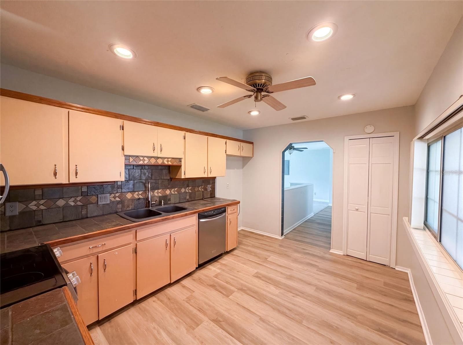 Single Family Residence at 466 LELAND DR, DELTONA, photo 3 of 20