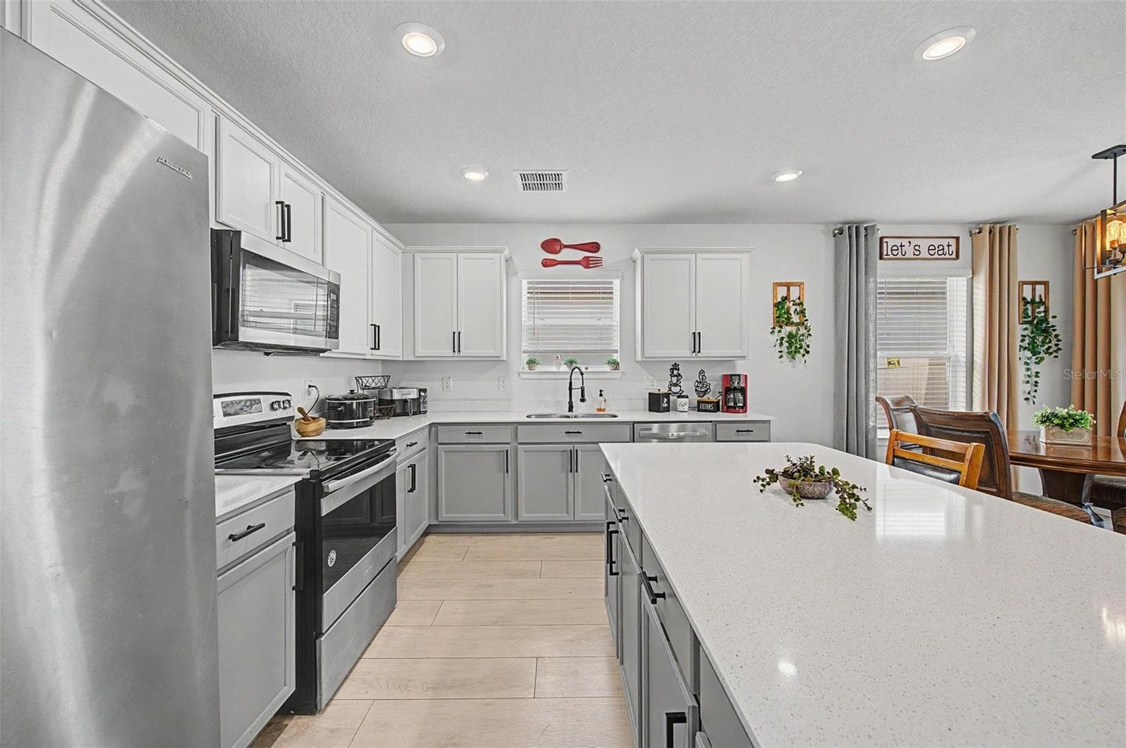 Single Family Residence at 30154 MARQUETTE AVE, WESLEY CHAPEL, photo 6 of 31