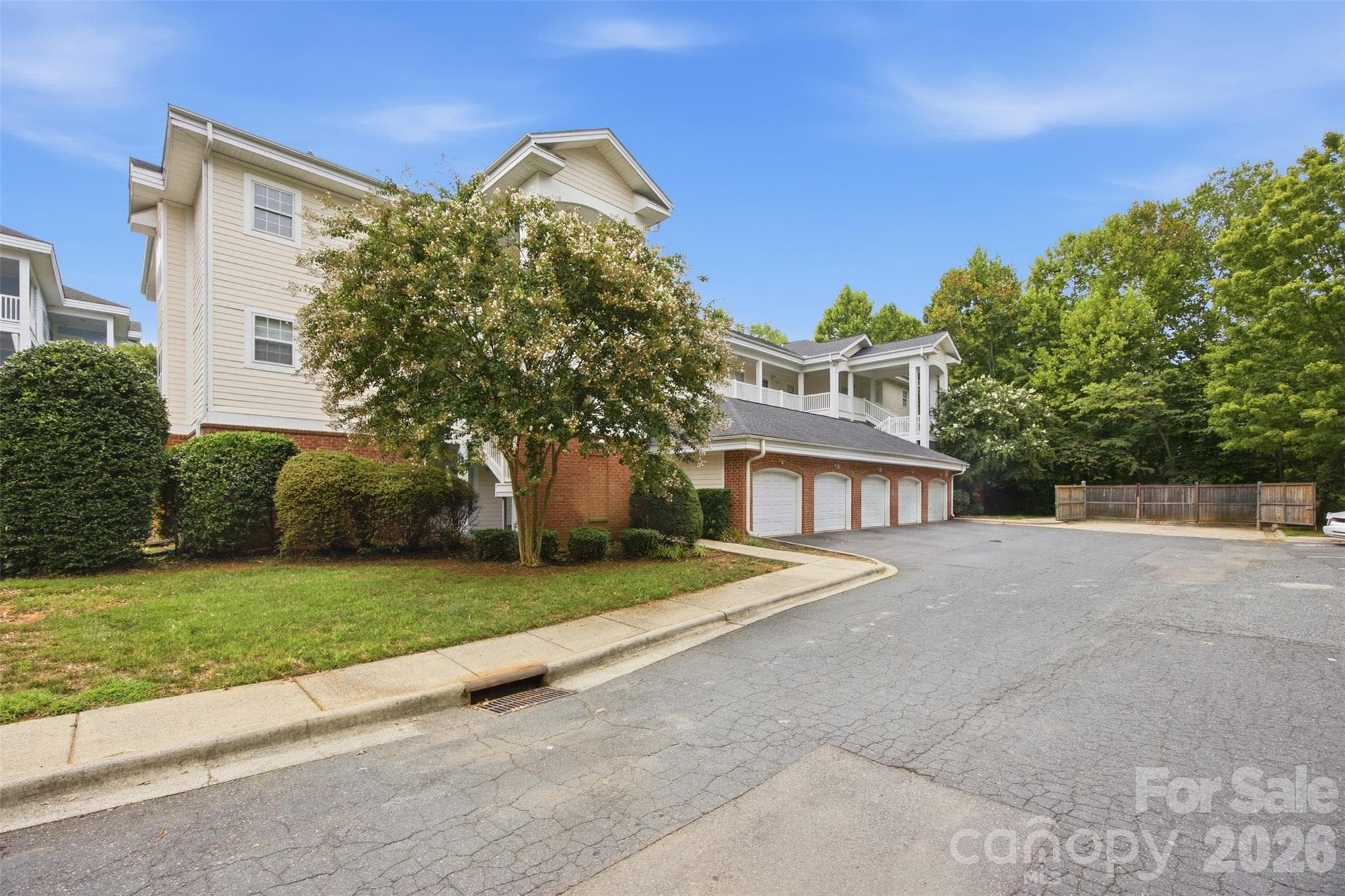 Condominium at 8751 Coralbell Lane, Charlotte, photo 4 of 25