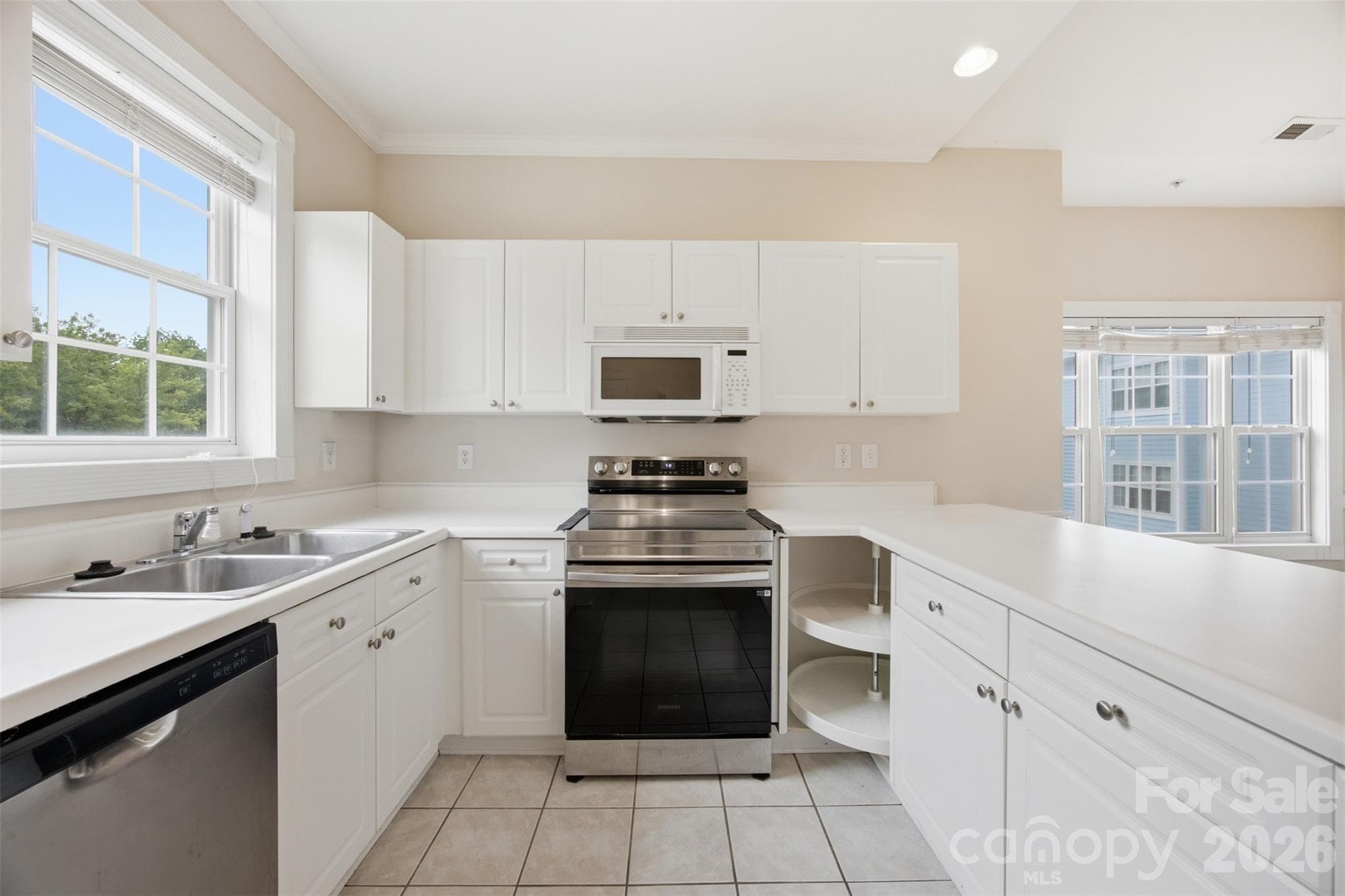 Condominium at 8751 Coralbell Lane, Charlotte, photo 10 of 25
