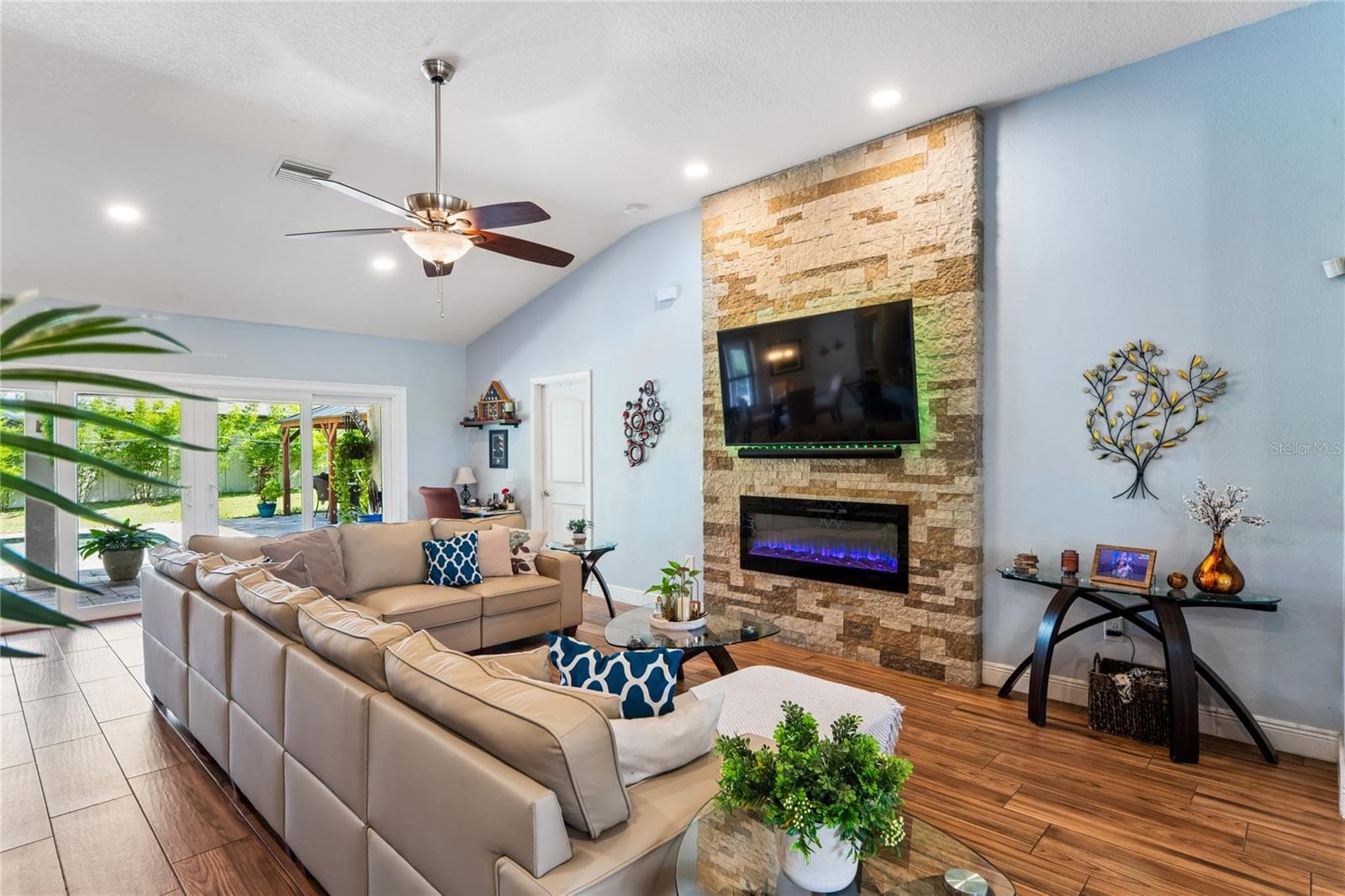 Single Family Residence at 27725 CENTURY OAKS CT, DADE CITY, photo 9 of 82