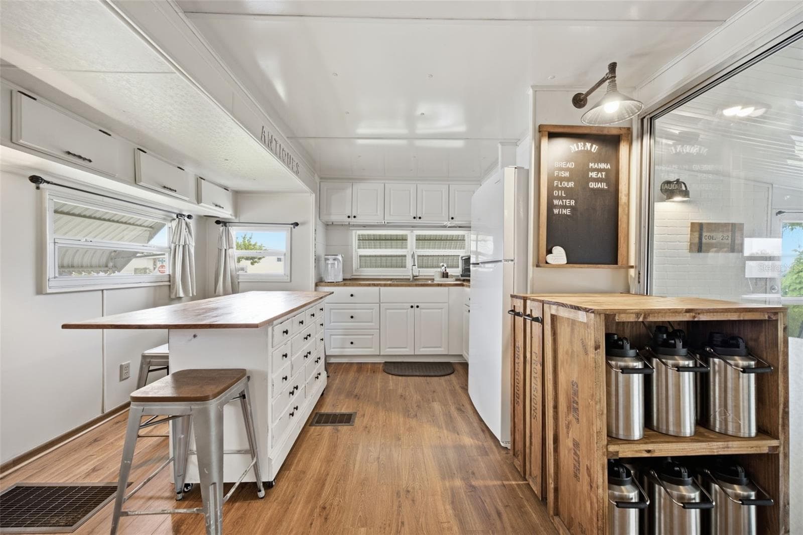 Manufactured Home at 2215 73RD ST E #162, PALMETTO, photo 4 of 32